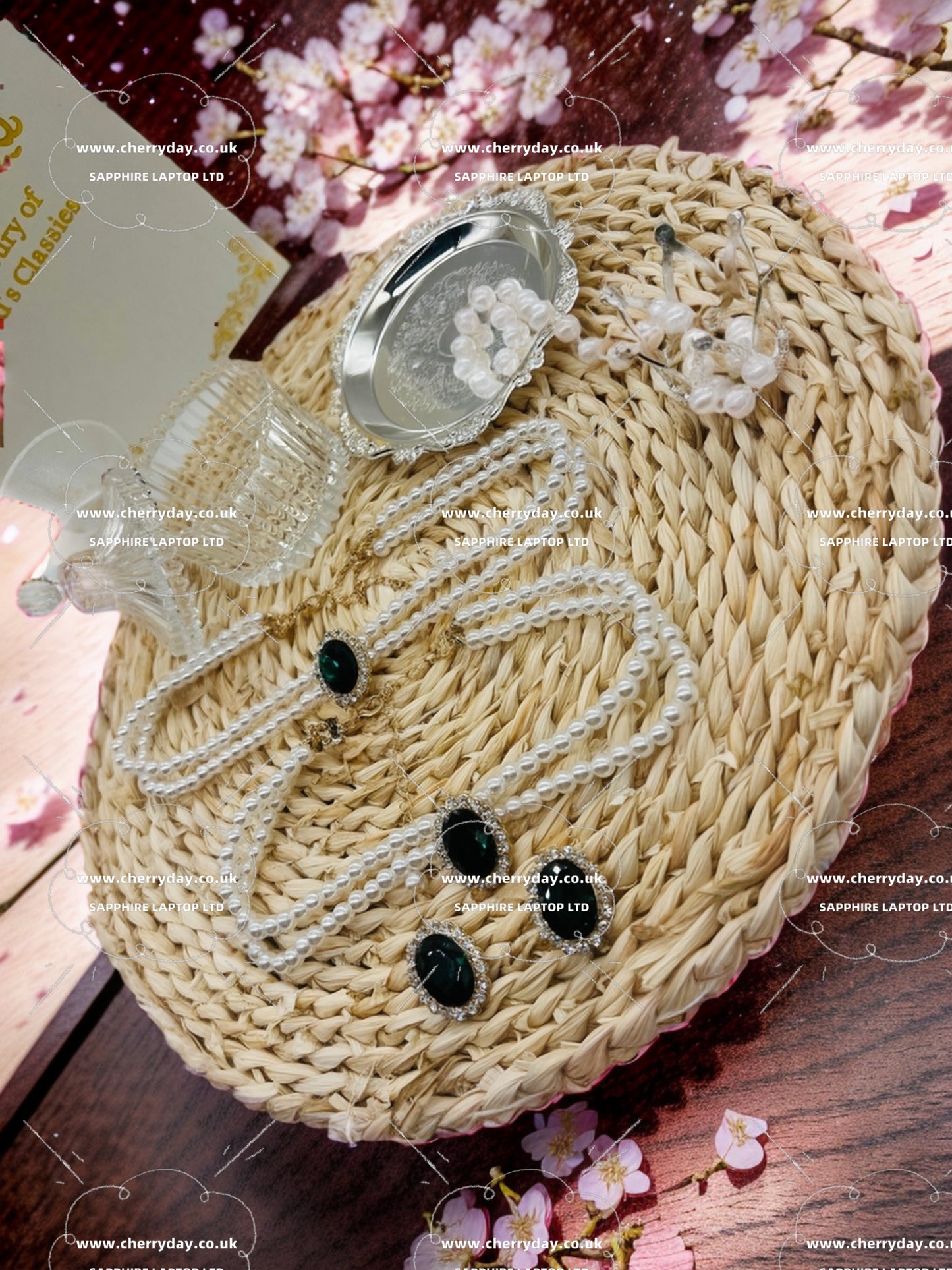 Duchess of Europe necklace and earrings set