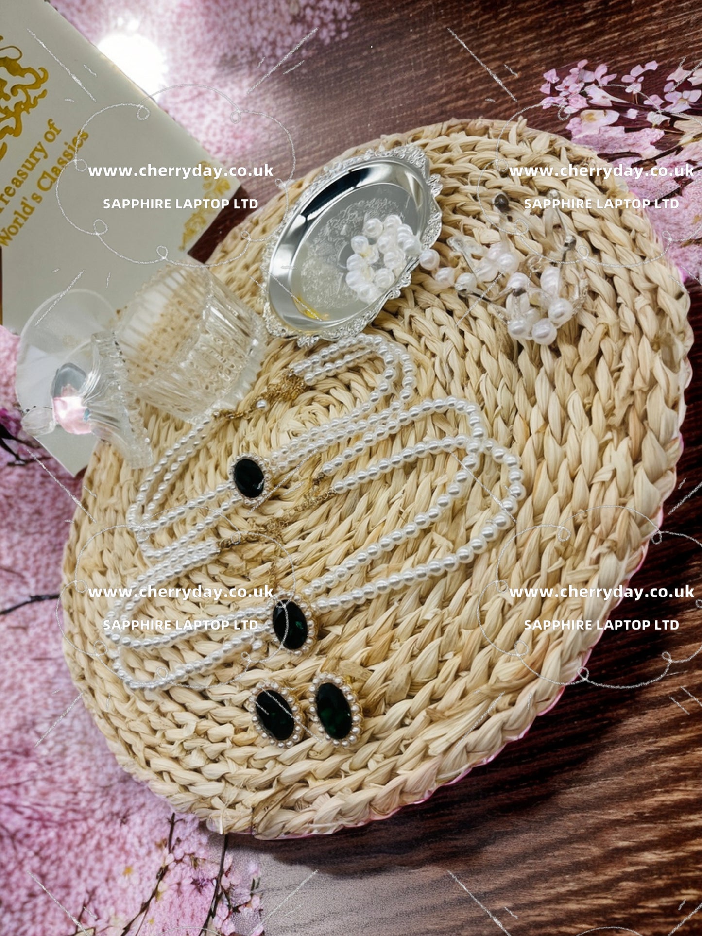 Your Highness necklace-earrings set