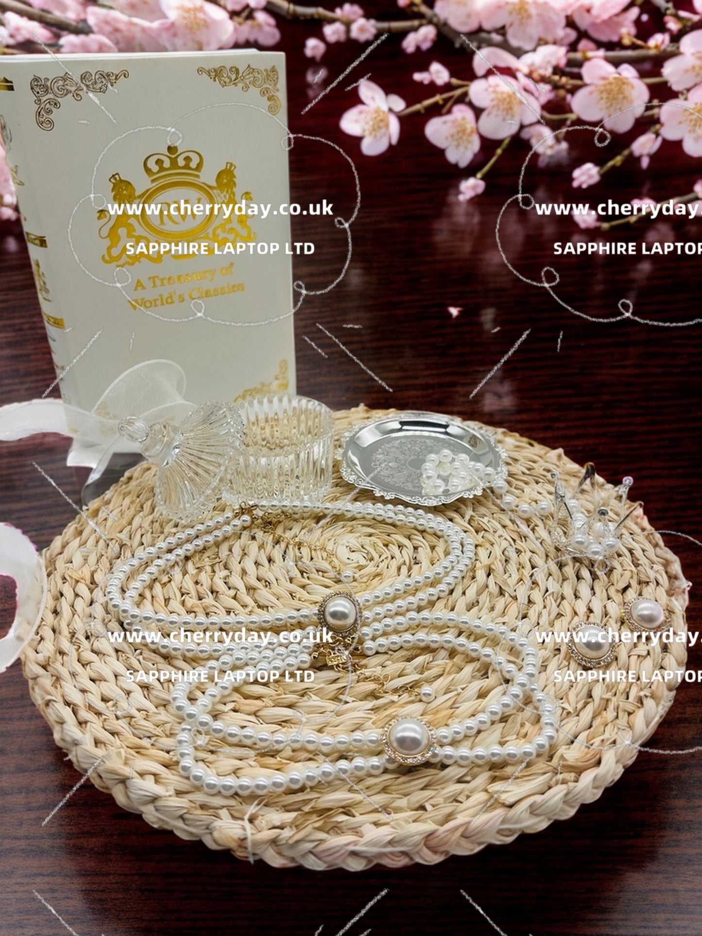 Her Royal Highness necklace-earrings set