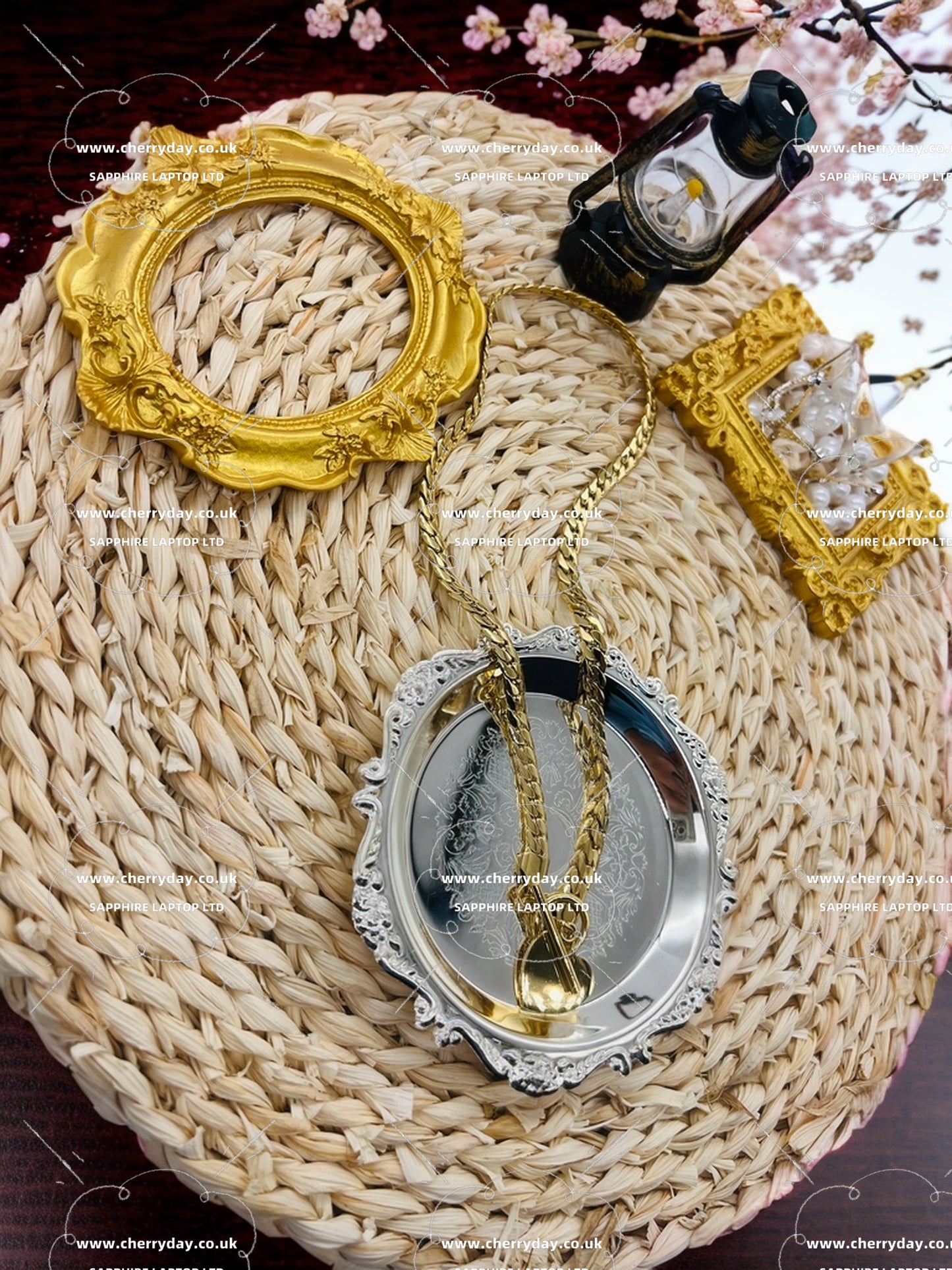 Lovely metal buckle lock chain necklace