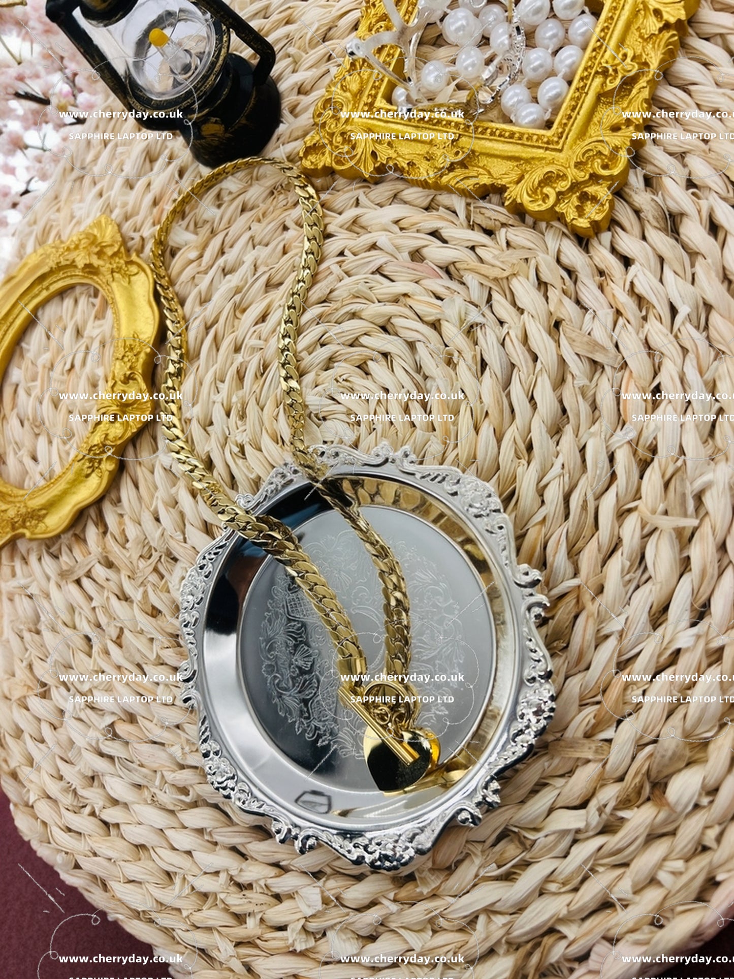 Lovely metal buckle lock chain necklace