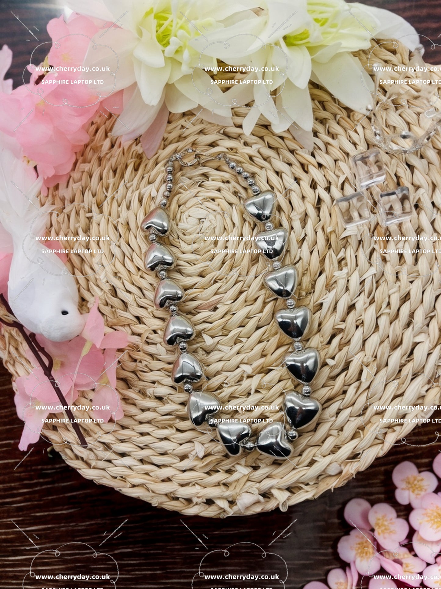 Silver metallic heart necklace