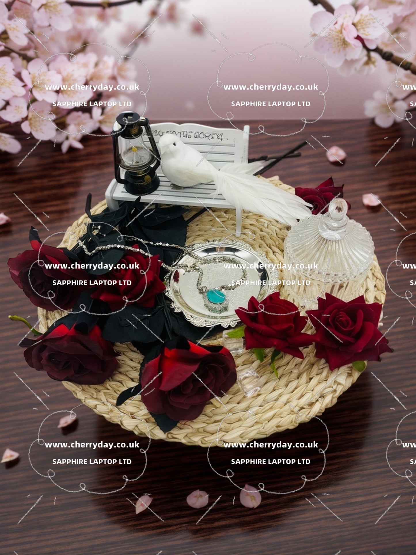 Love on the Thames River necklace