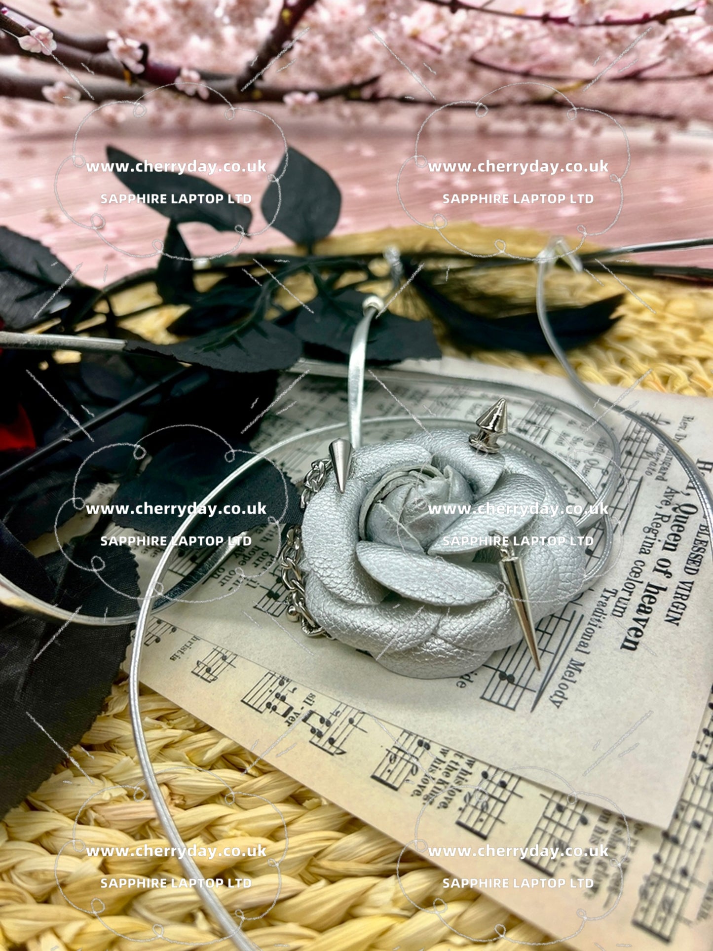 Silver flower strap leather necklace