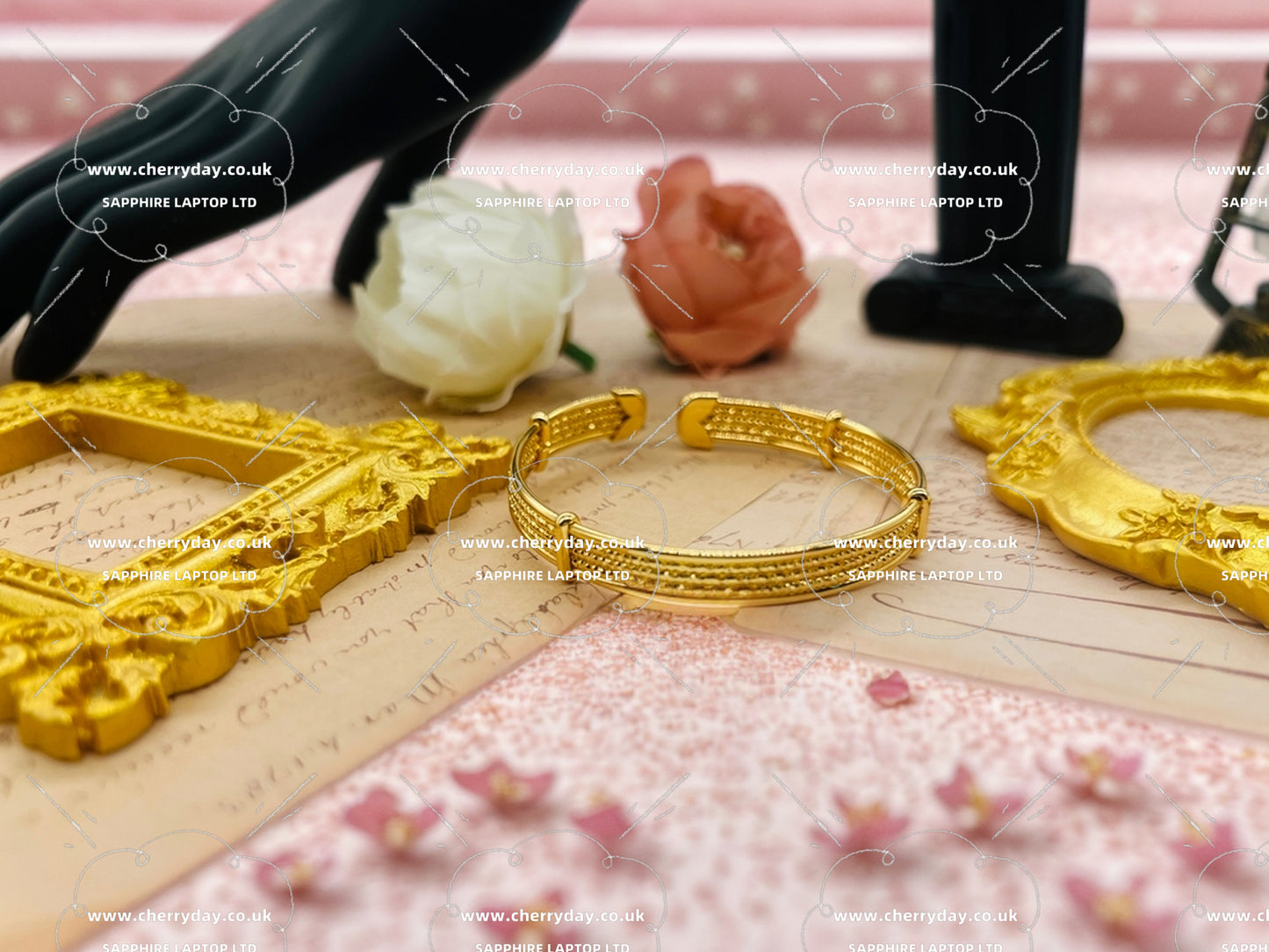 Strip gold metal bracelet