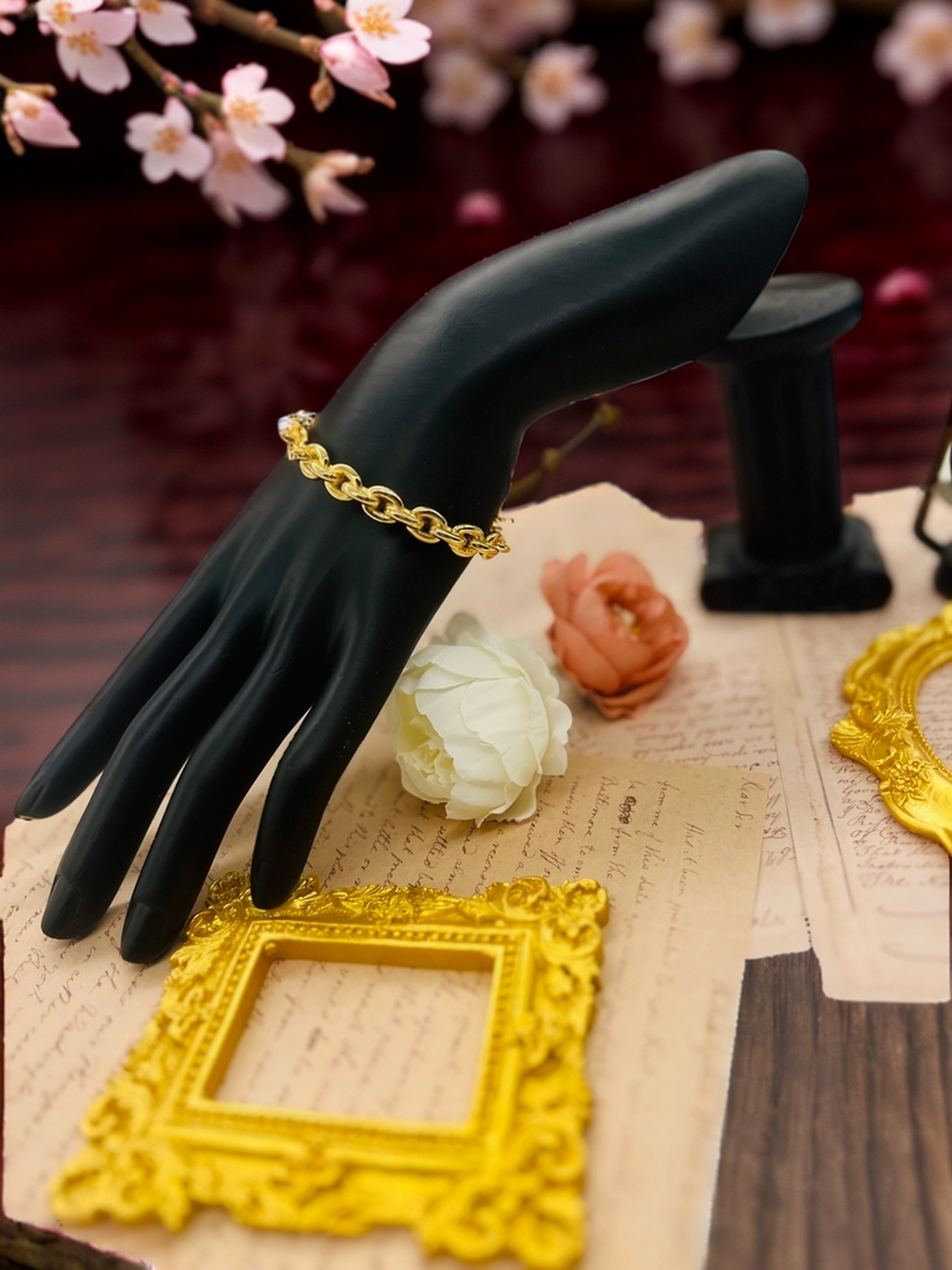 Gold chain bracelet
