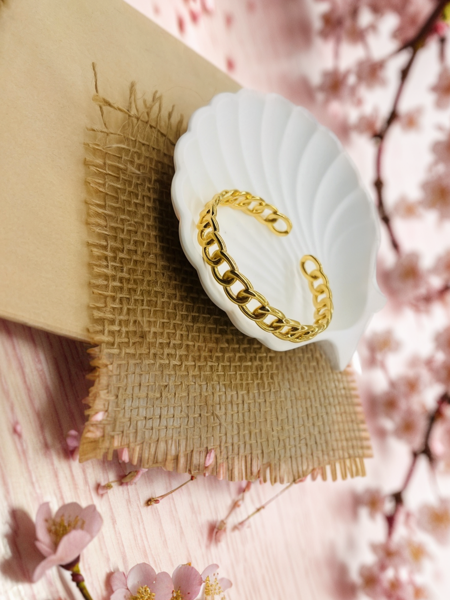 Gold sprockets bracelet