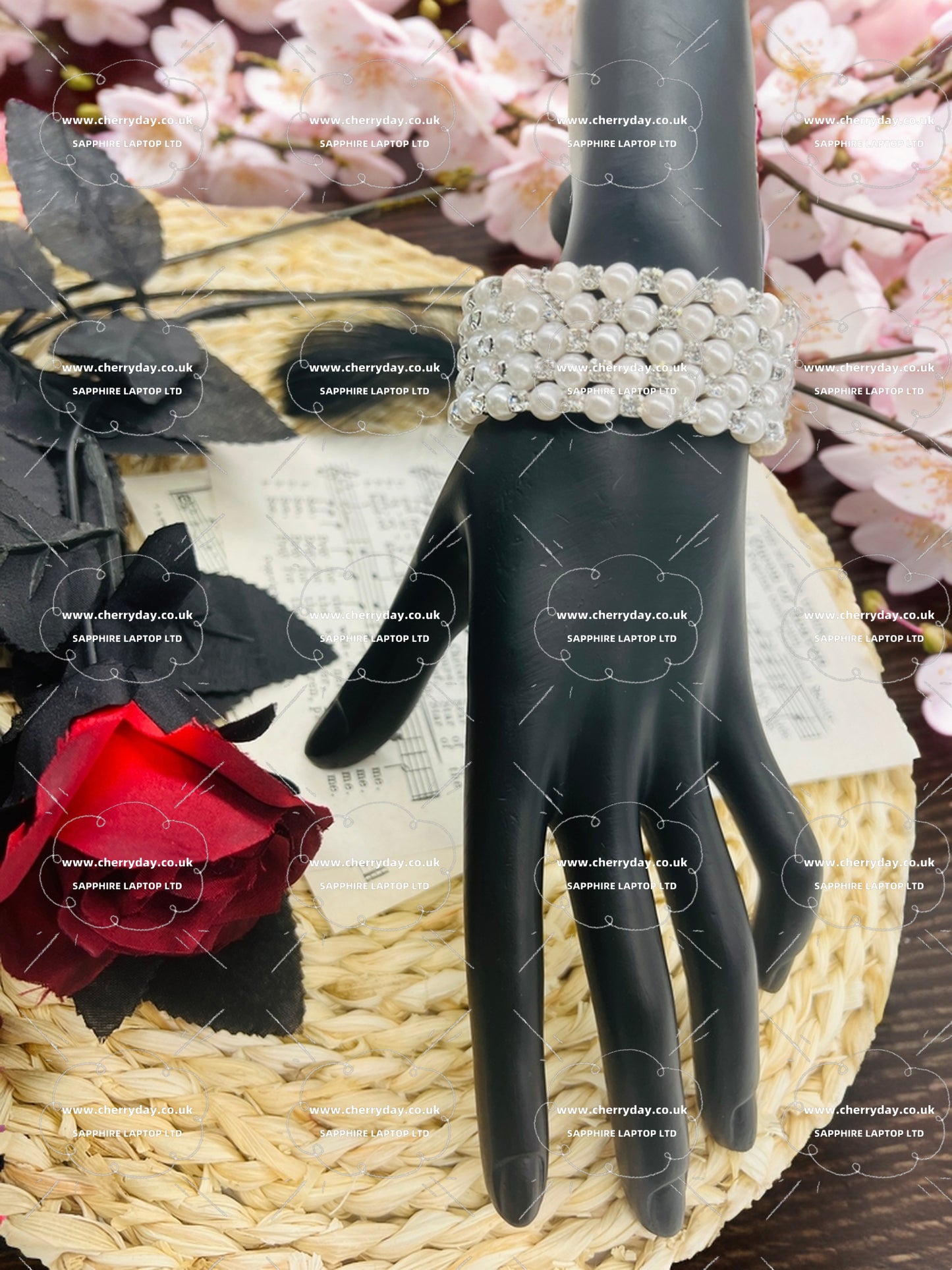 Five-layered pearl bracelet