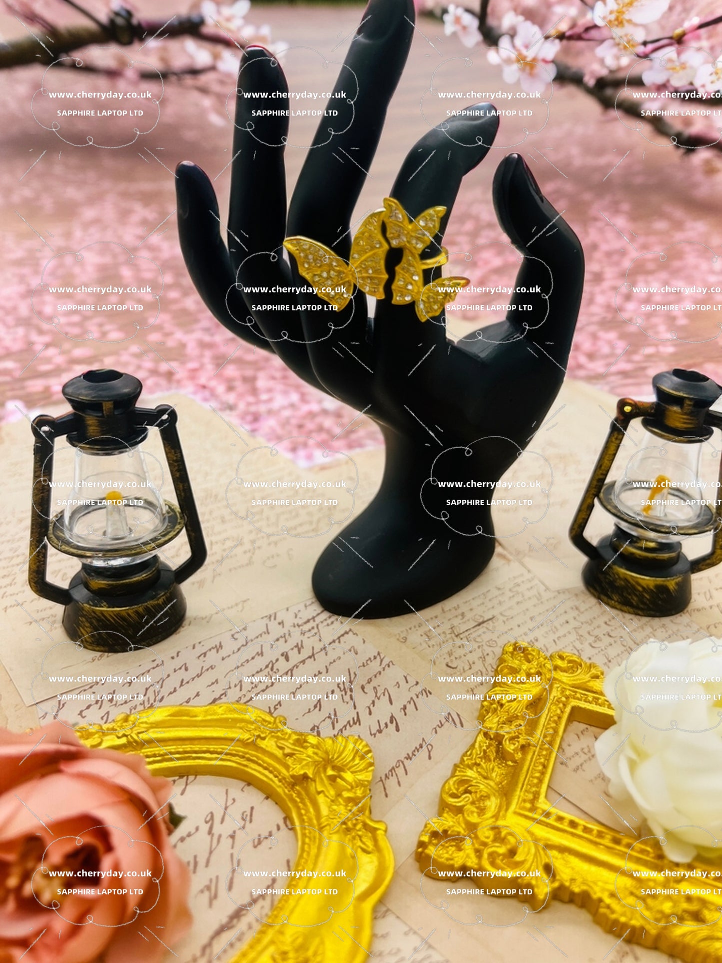 Butterfly ring for three butterflies