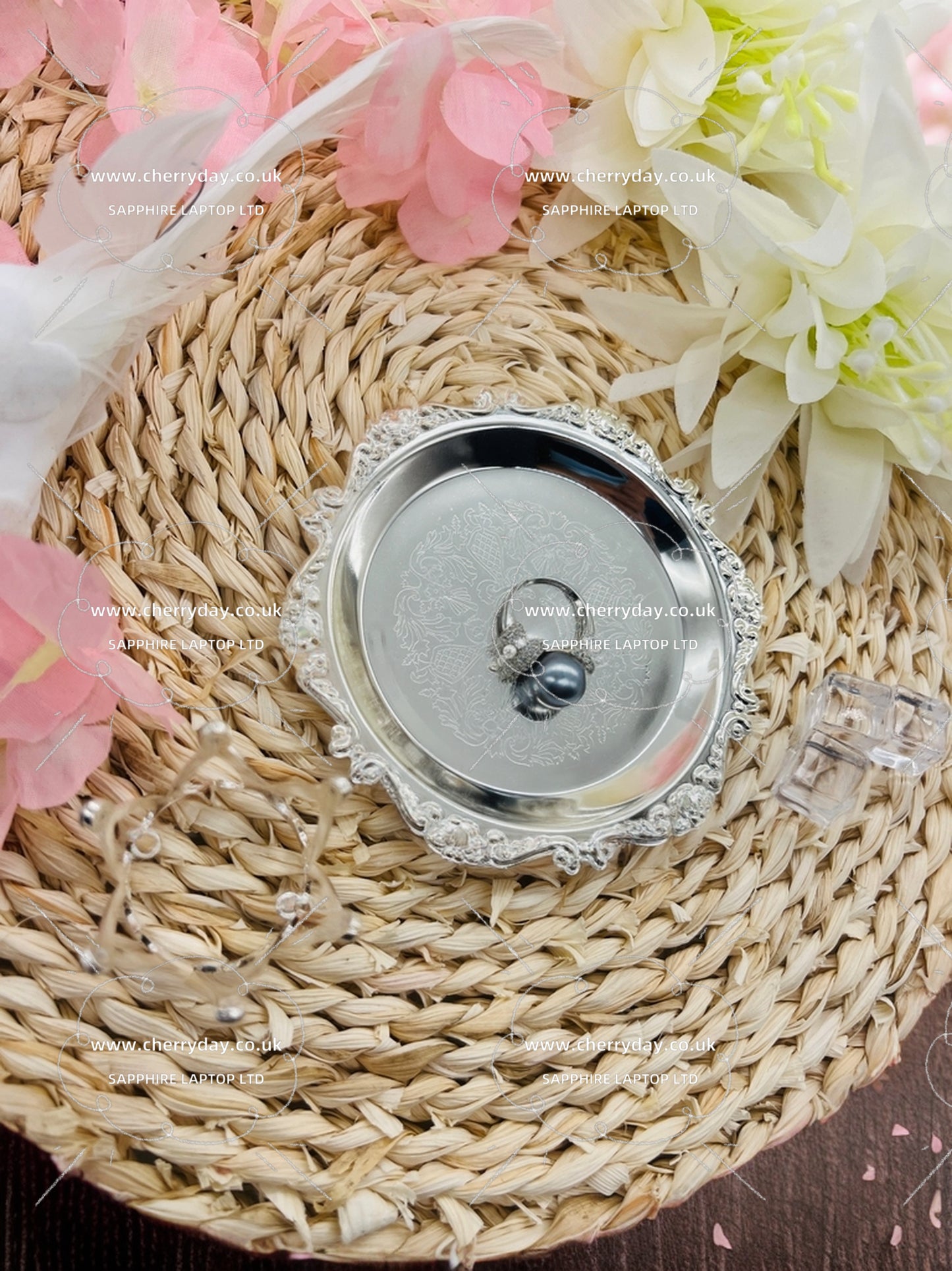 North Sea black pearl ribbon ring