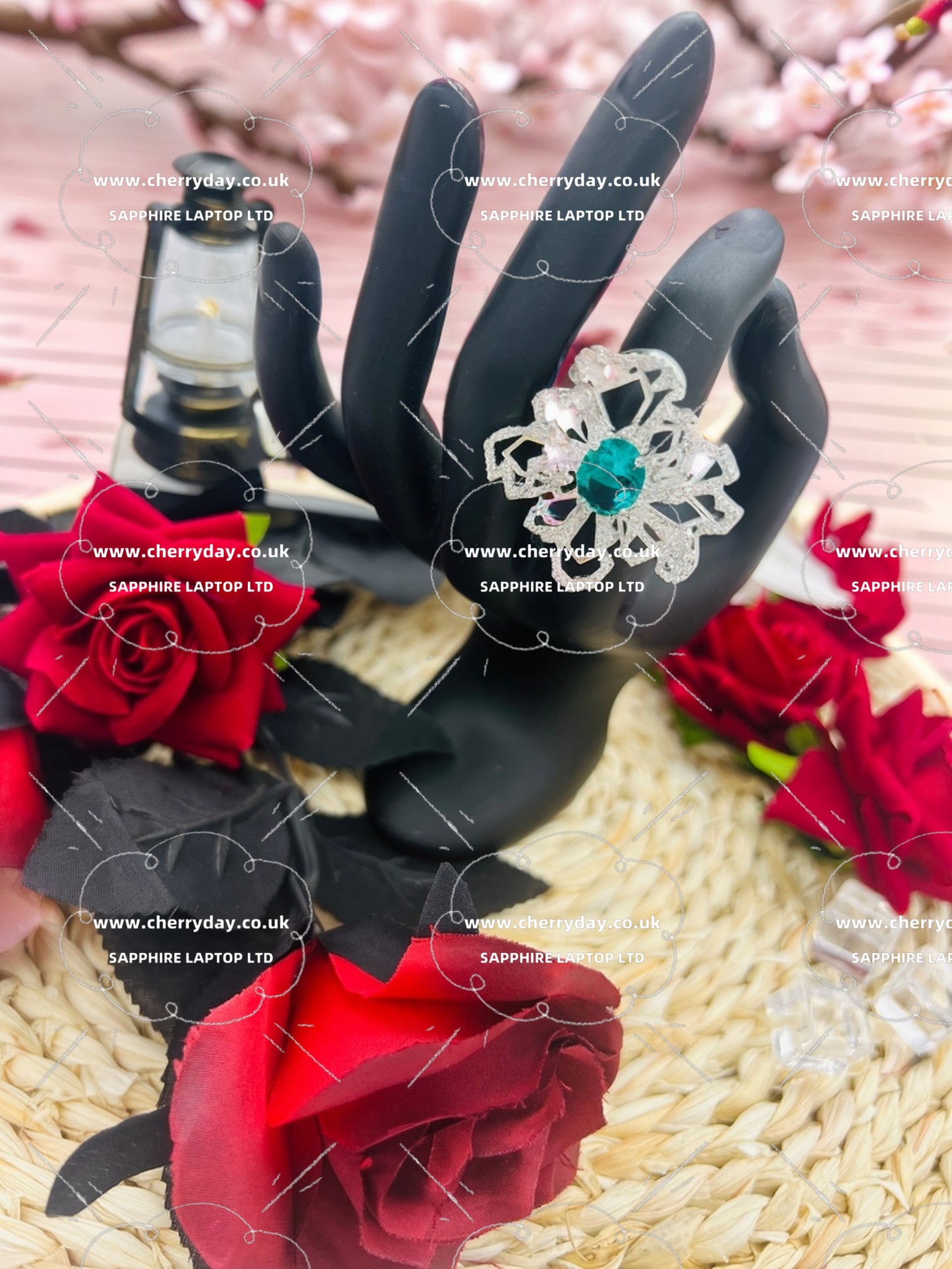 Emerald floral ring
