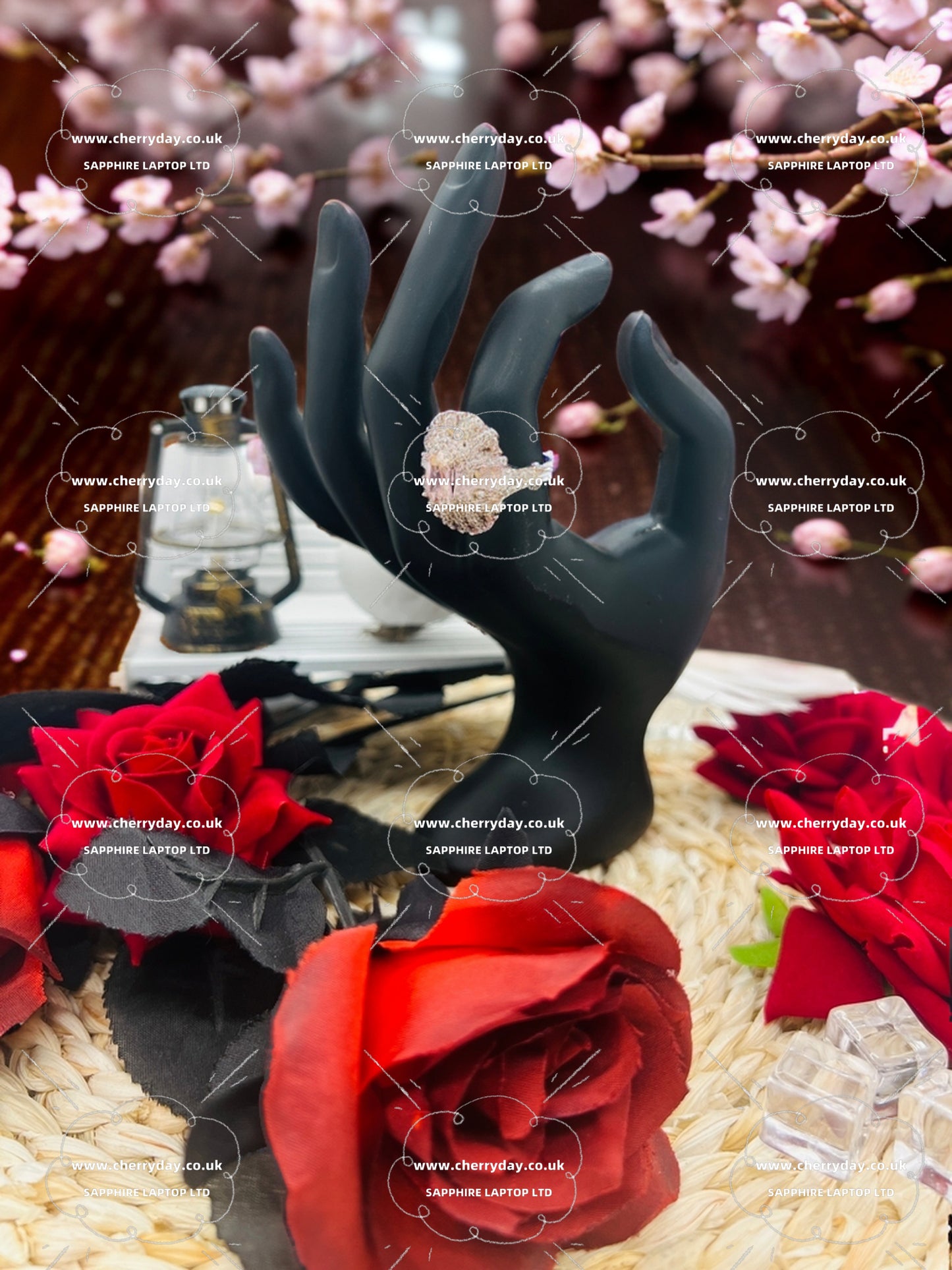 Queen of the party pinkish-silver ring