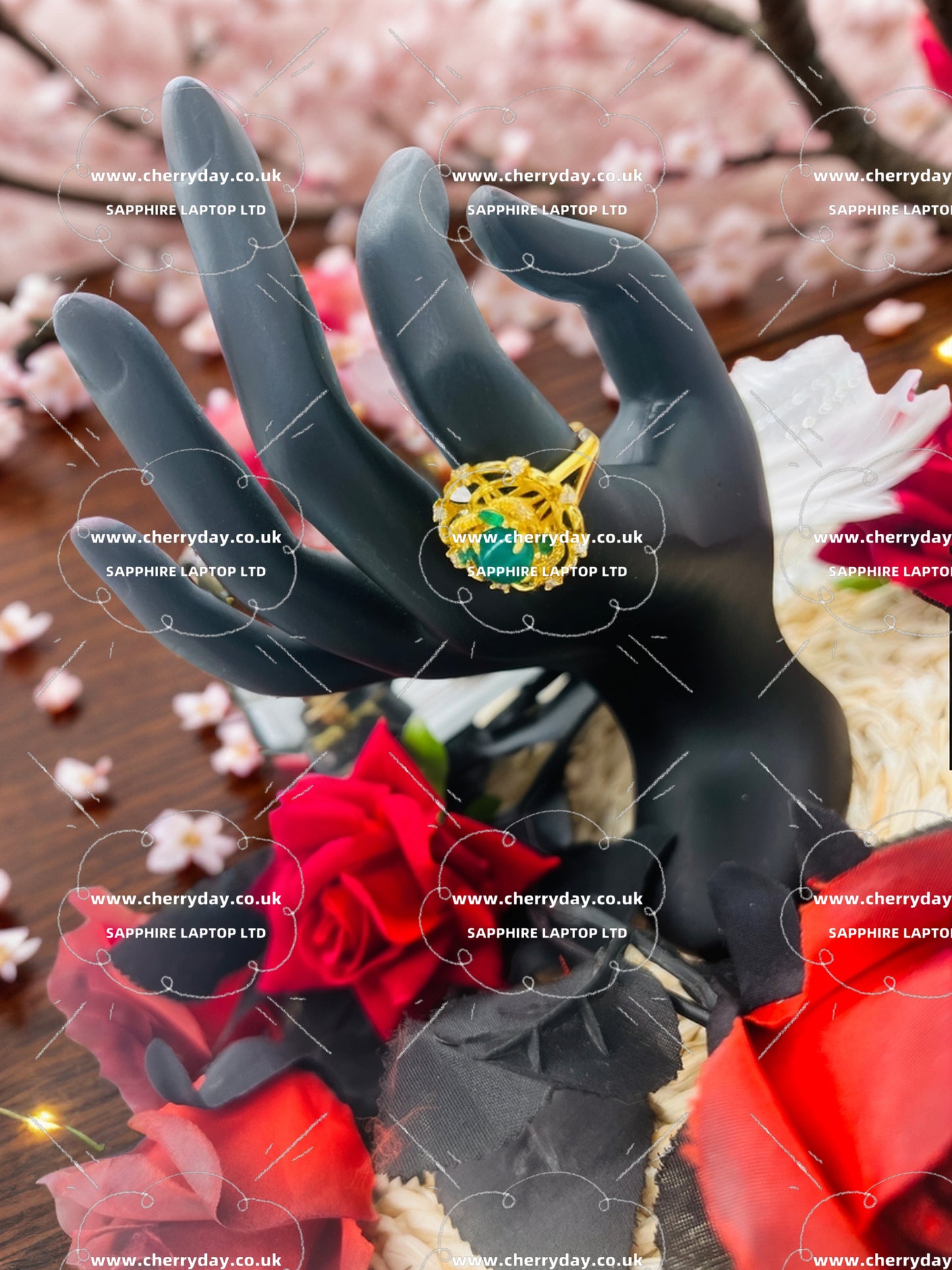 Emerald thousand-layer-petal flower spinner ring