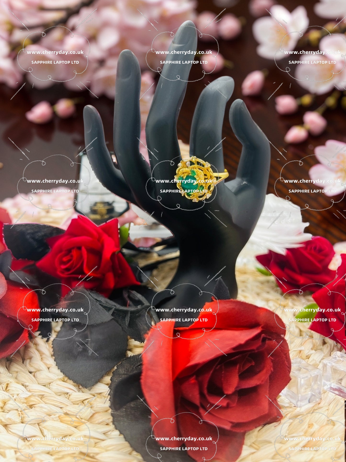 Emerald thousand-layer-petal flower spinner ring