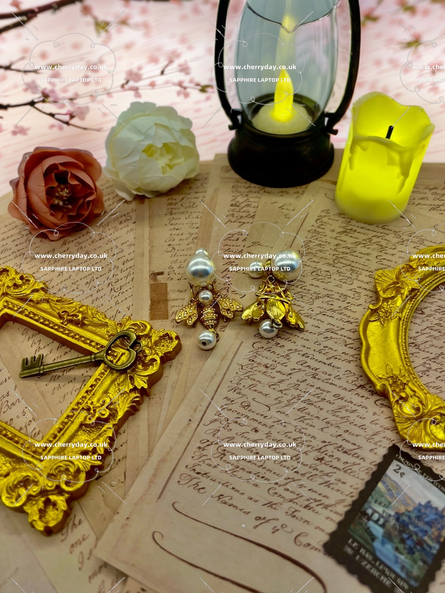Gold bee vintage earrings