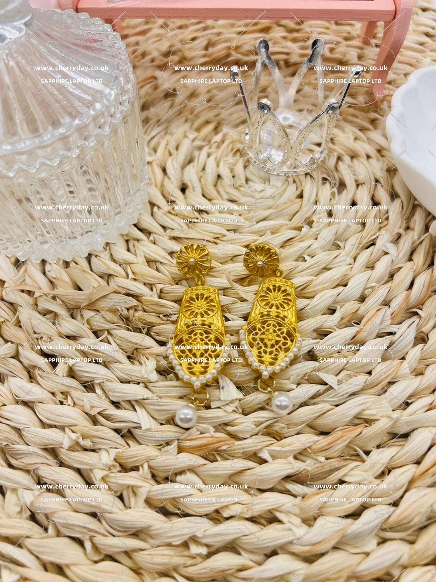 Triumphal arch gold earrings