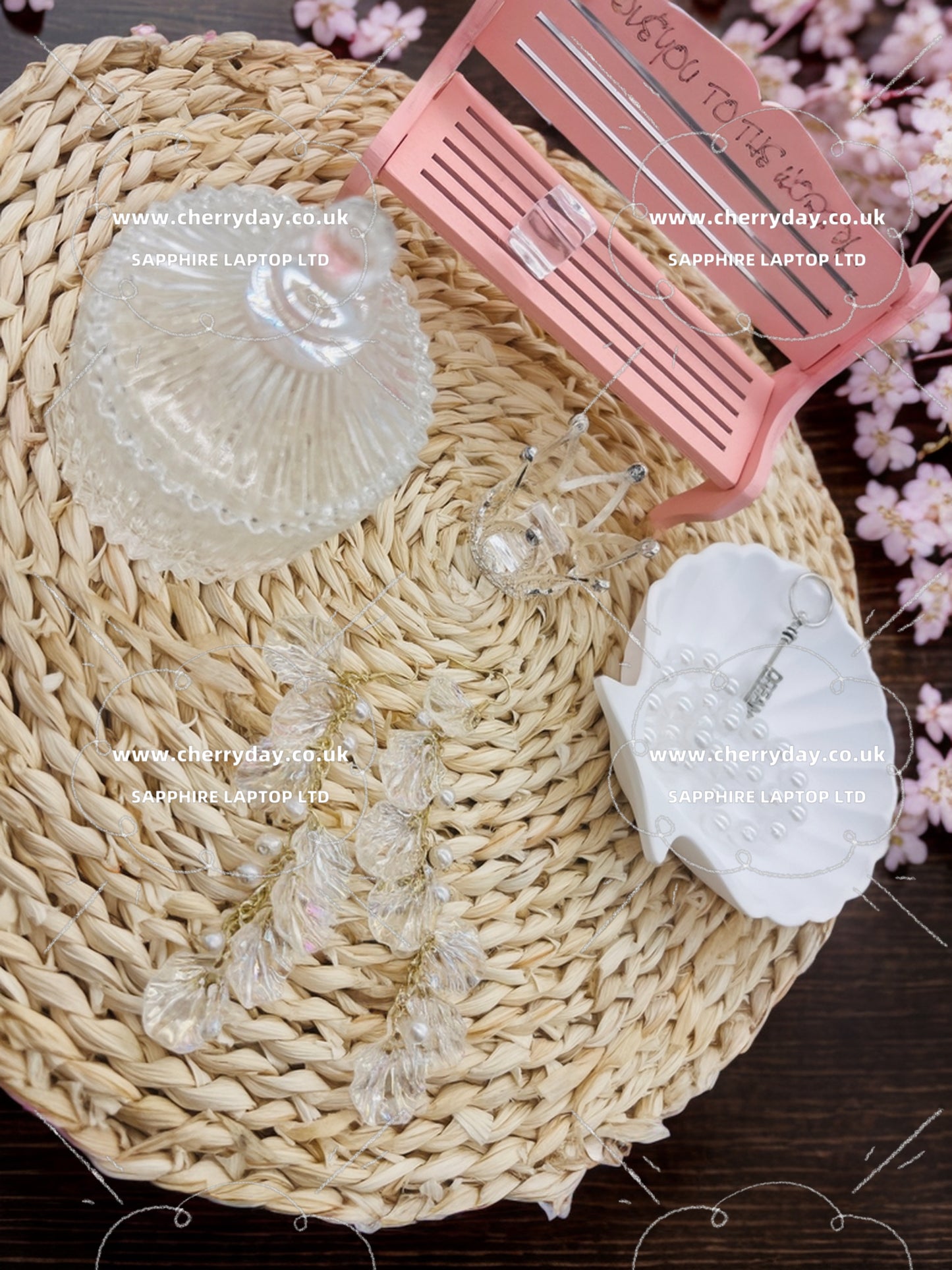 Deep sea shellfish tassel earrings