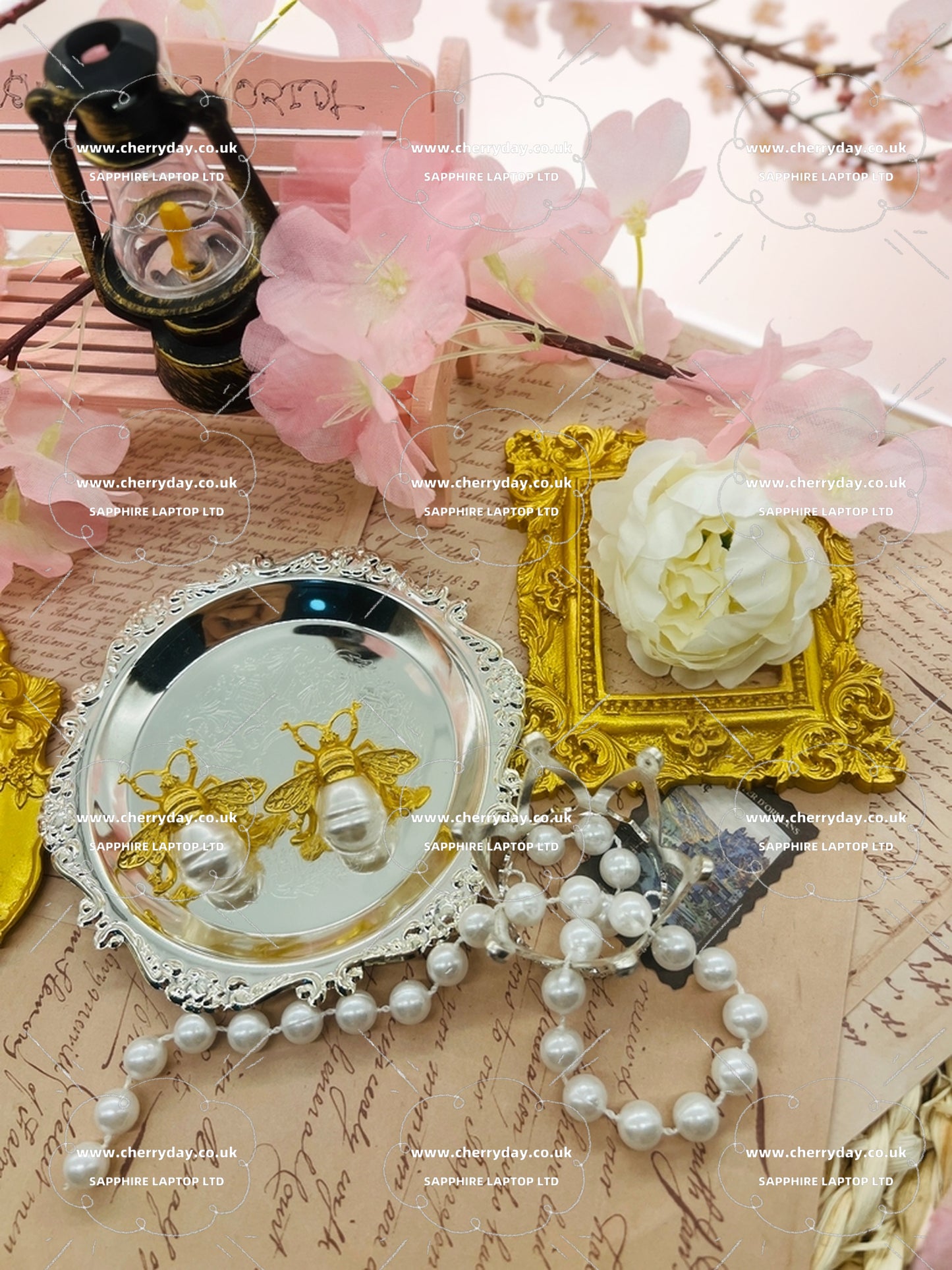 Gold bee pearl earrings