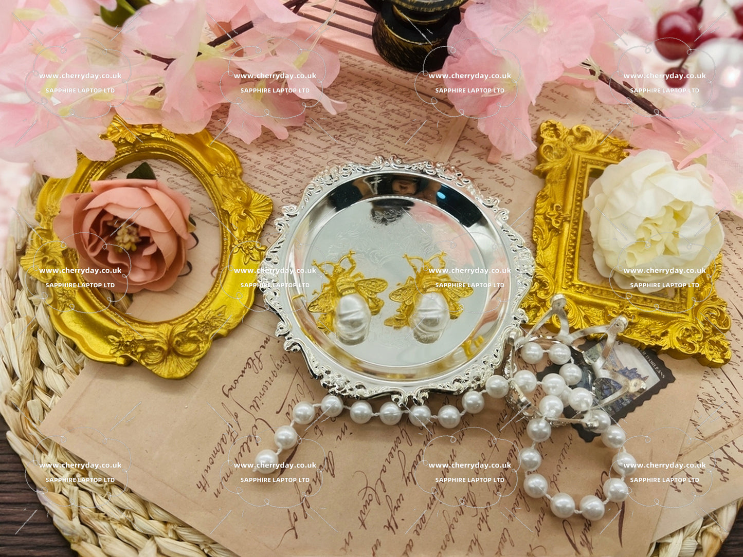 Gold bee pearl earrings
