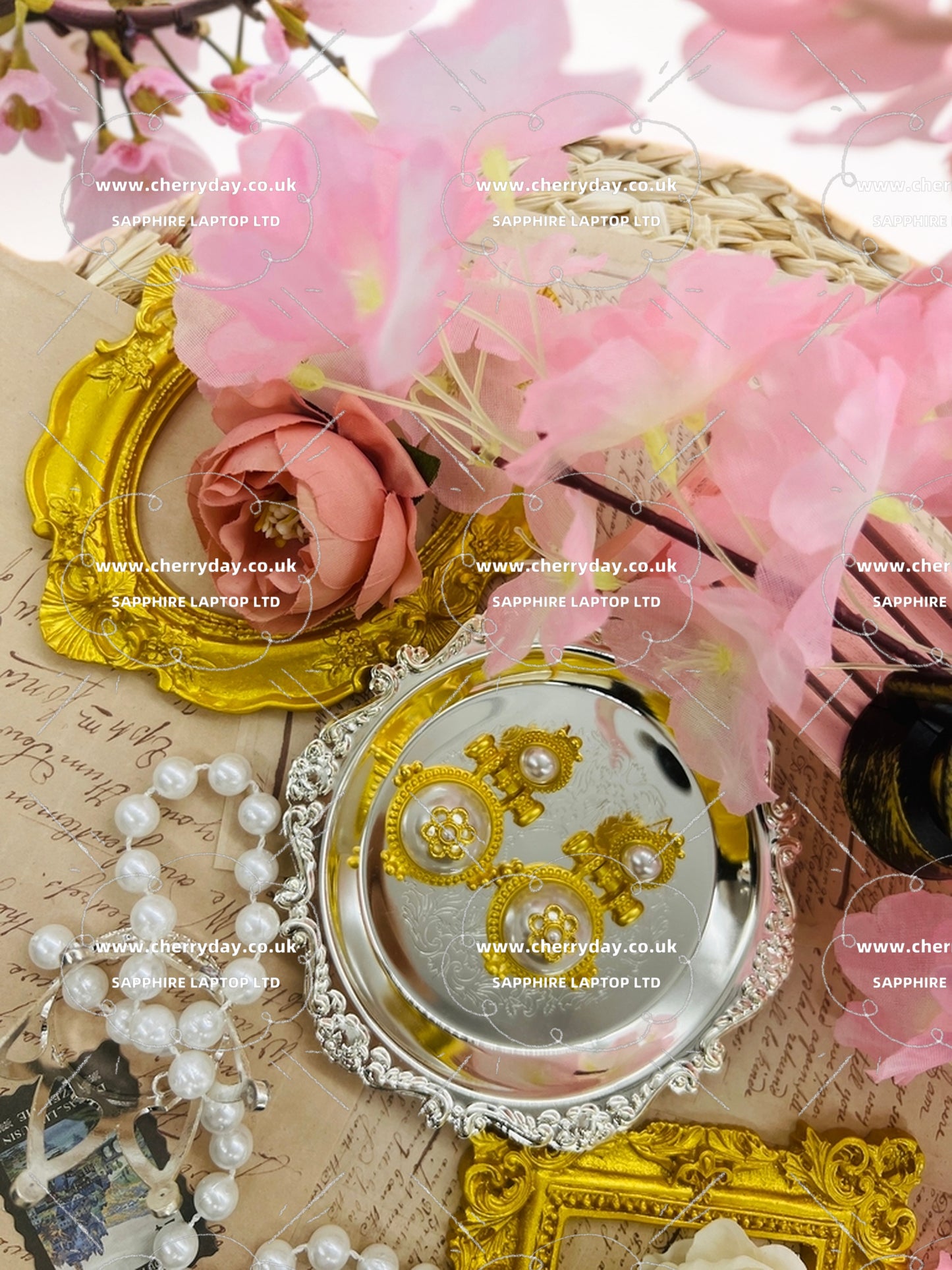 Elizabeth vintage earrings