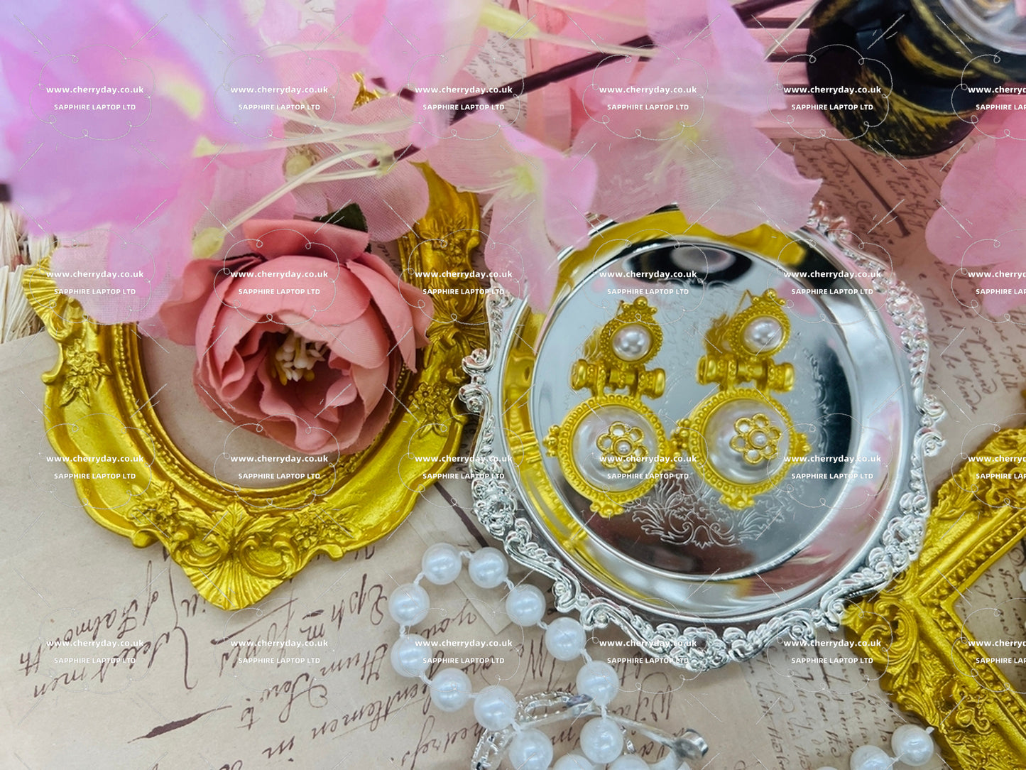 Elizabeth vintage earrings