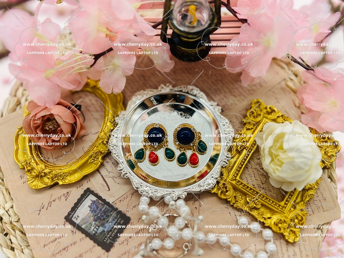 Tricolour light vintage earrings