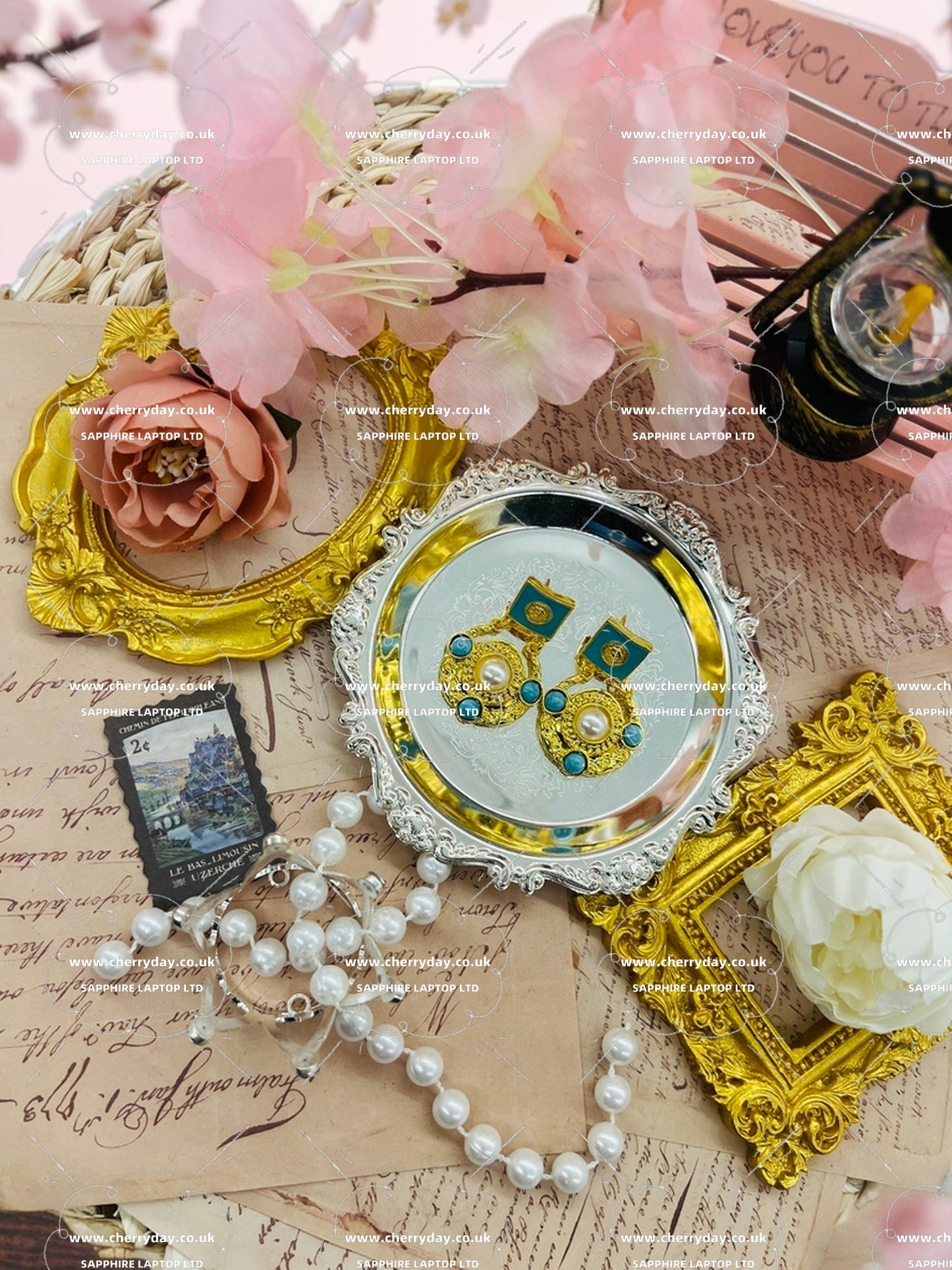 Heracles lock vintage earrings