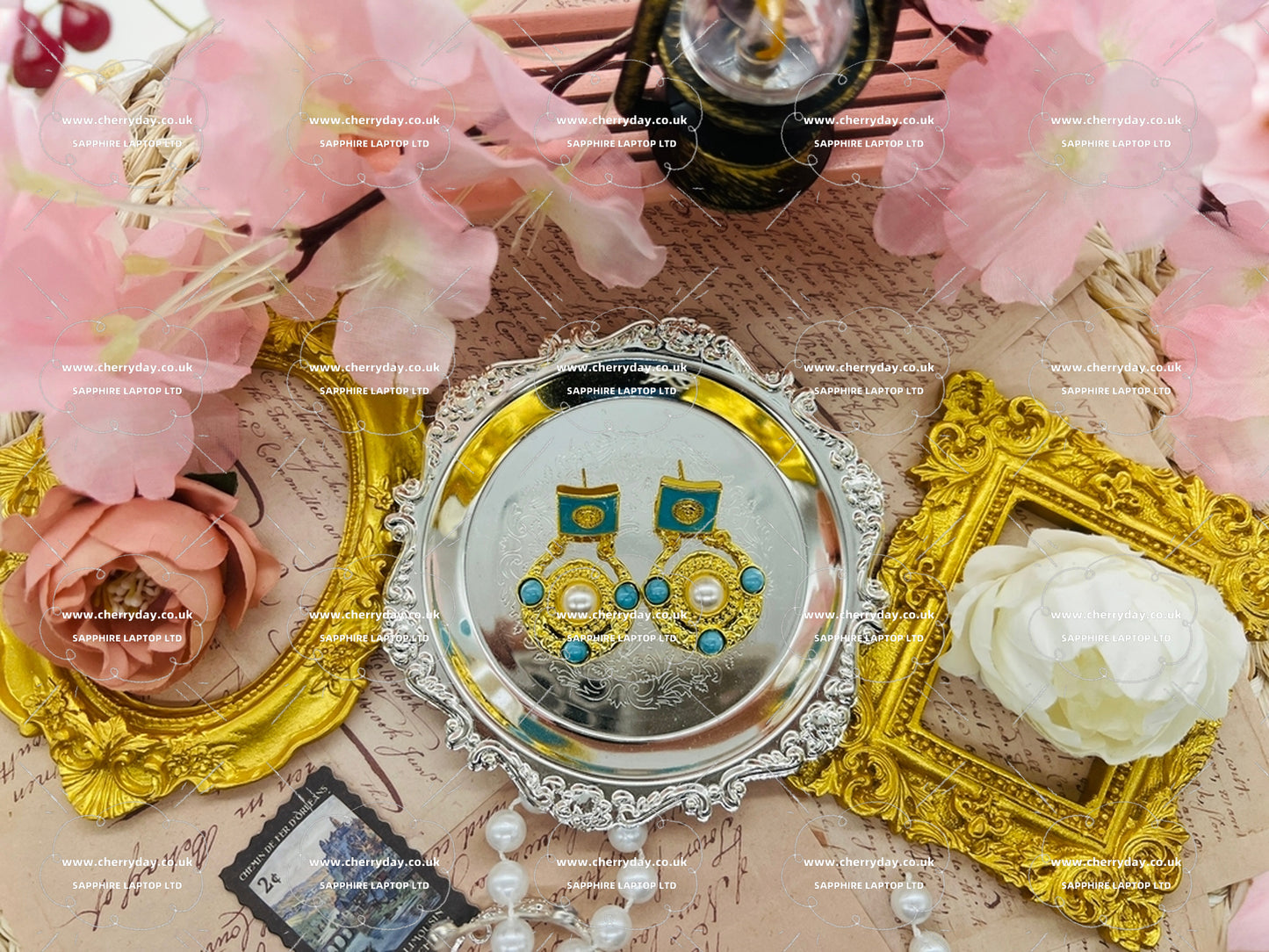 Heracles lock vintage earrings