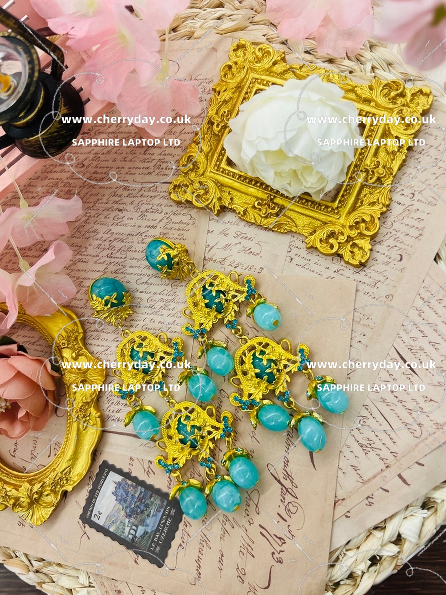 Gold-green glazed royal enjoyment tassel earrings