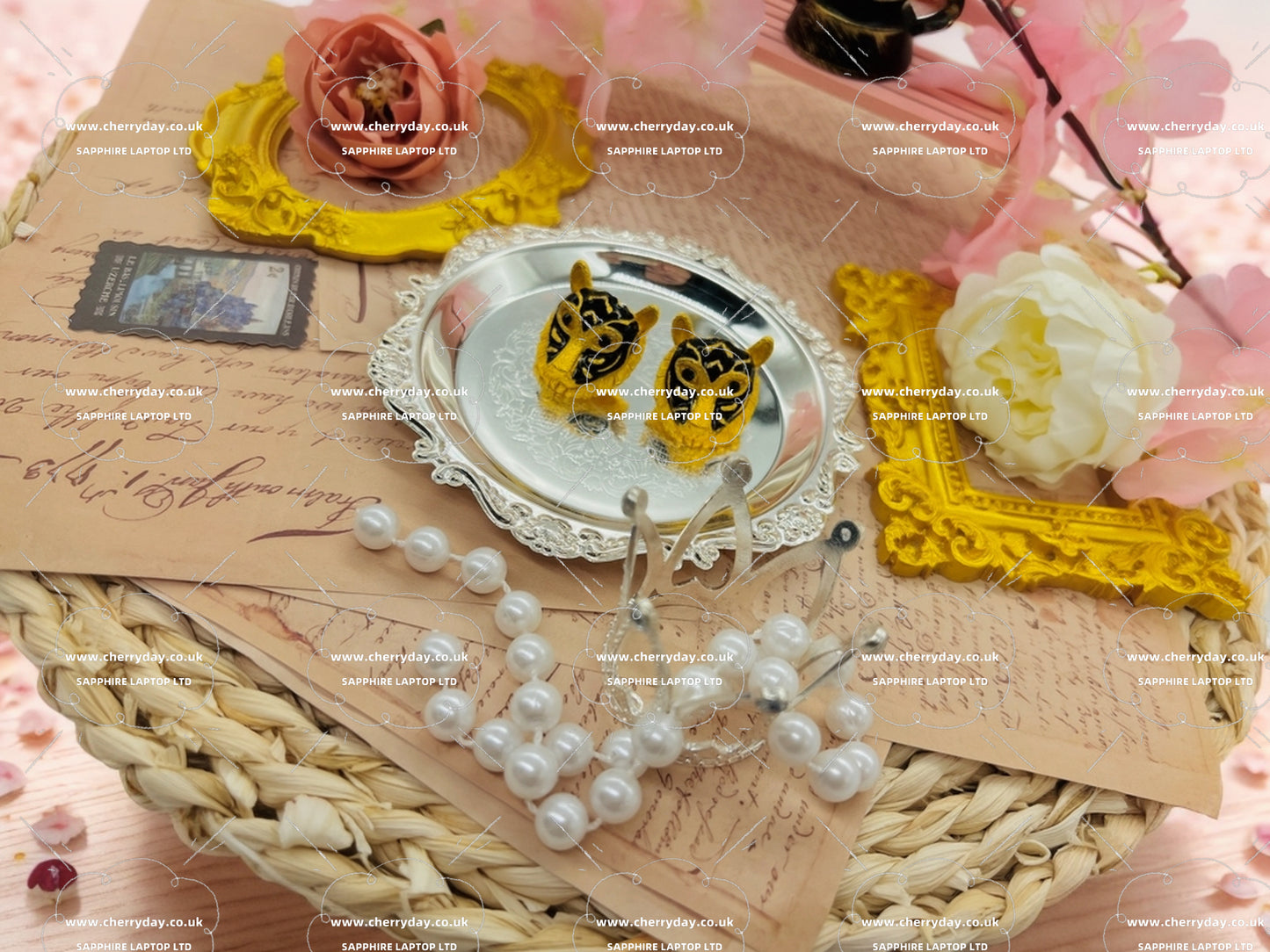 Black tiger vintage earrings