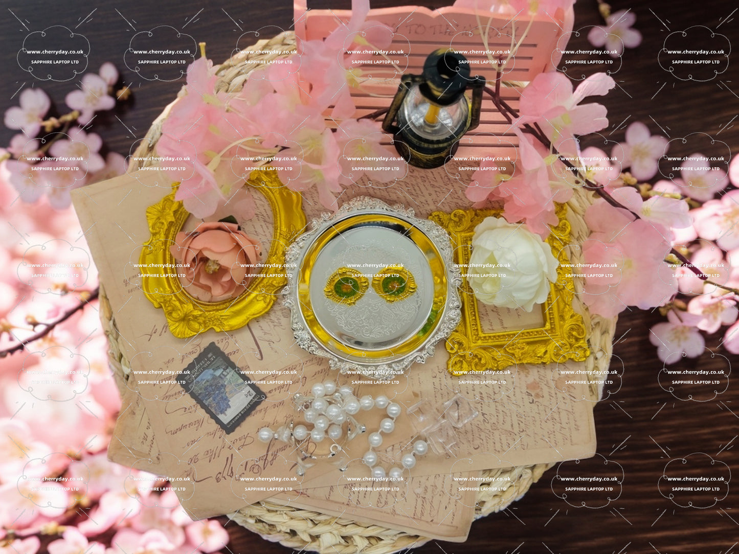 Refreshing summer vintage earrings