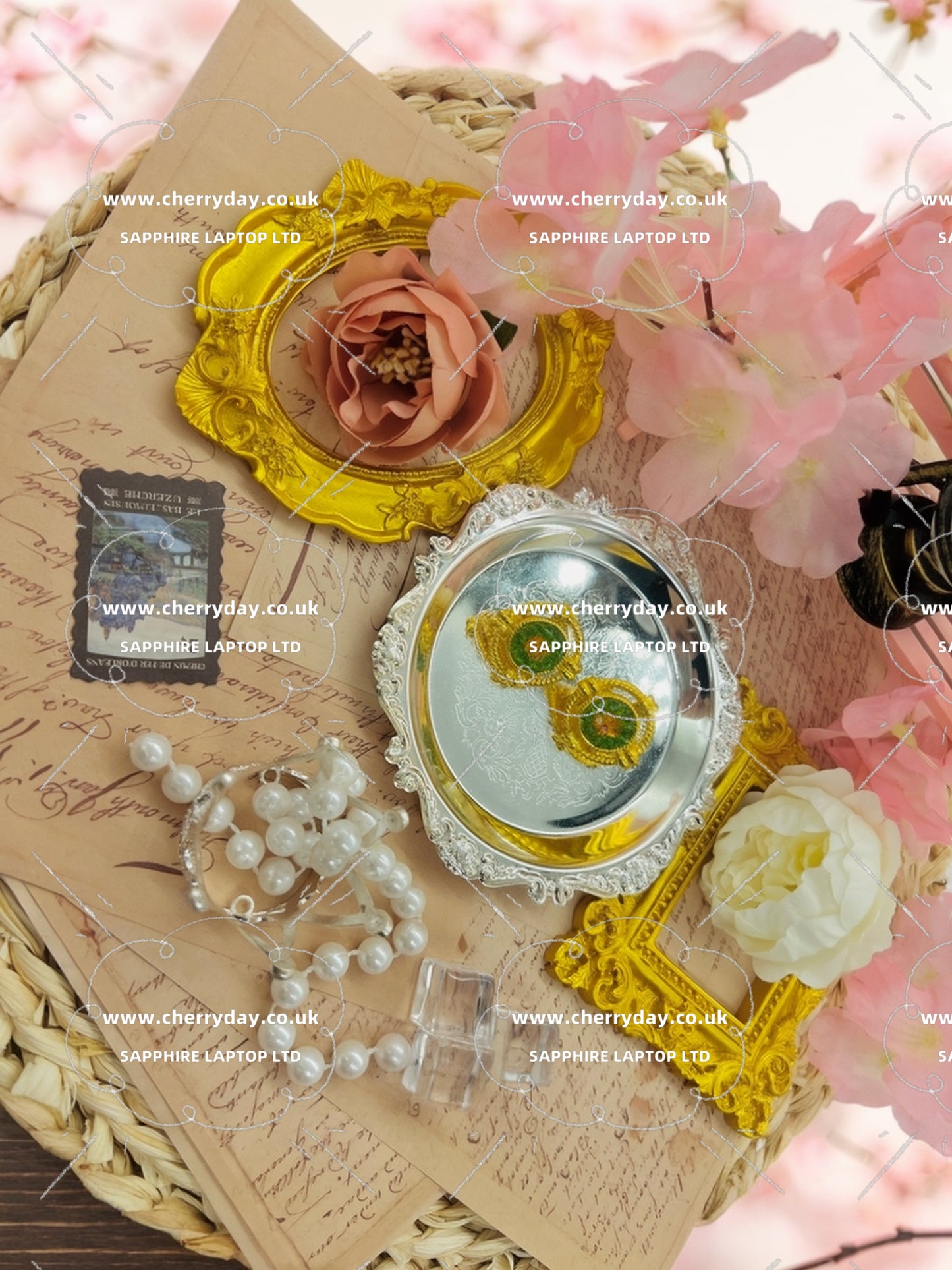 Refreshing summer vintage earrings