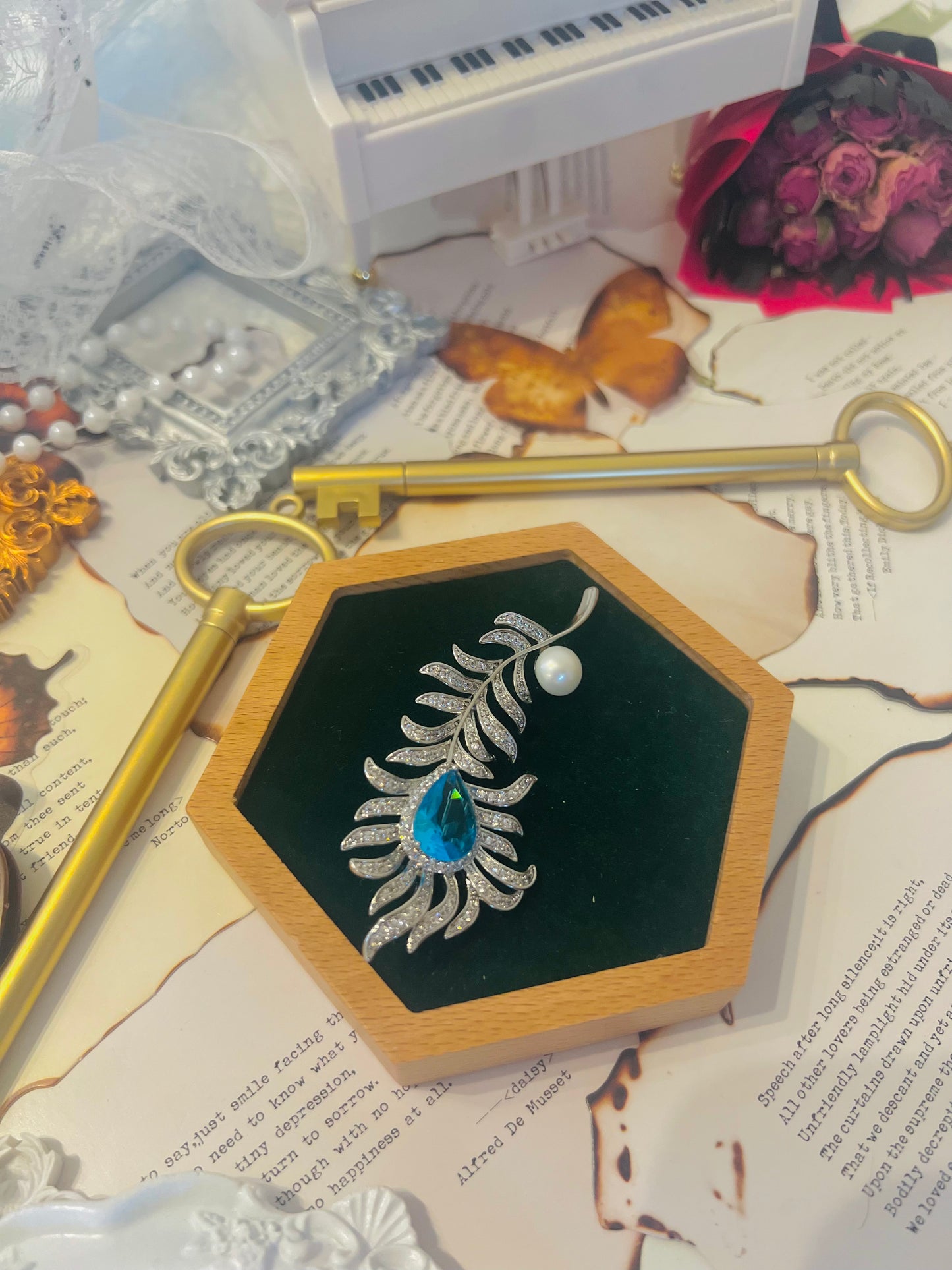 Brooch 001