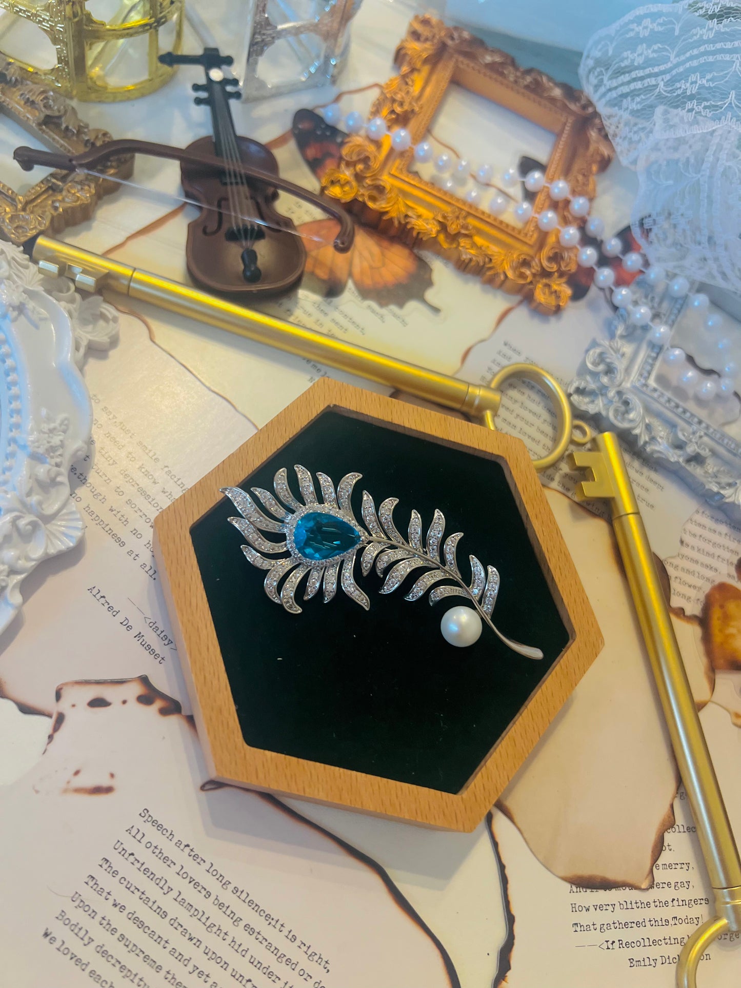 Brooch 001