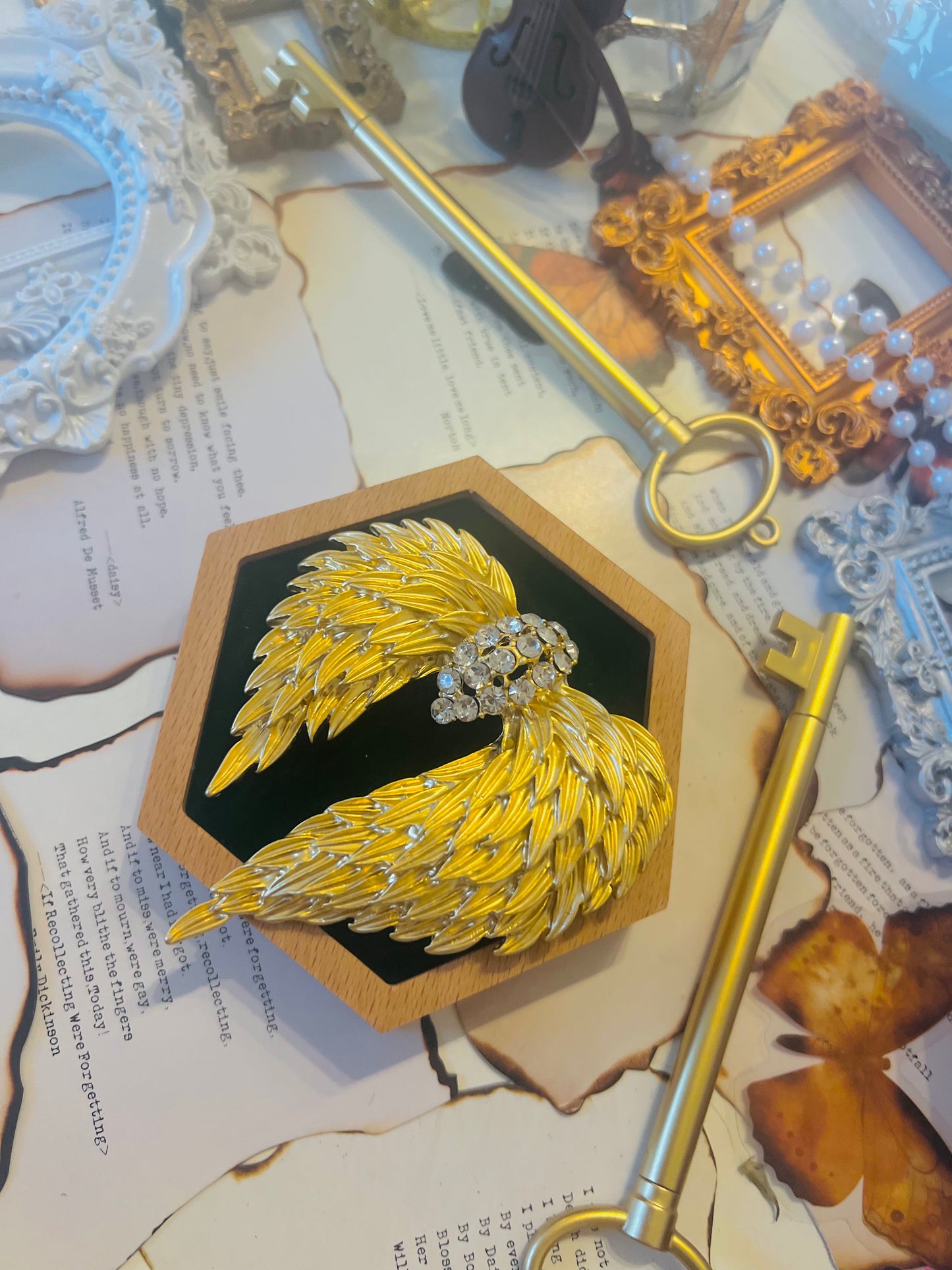 Brooch 002