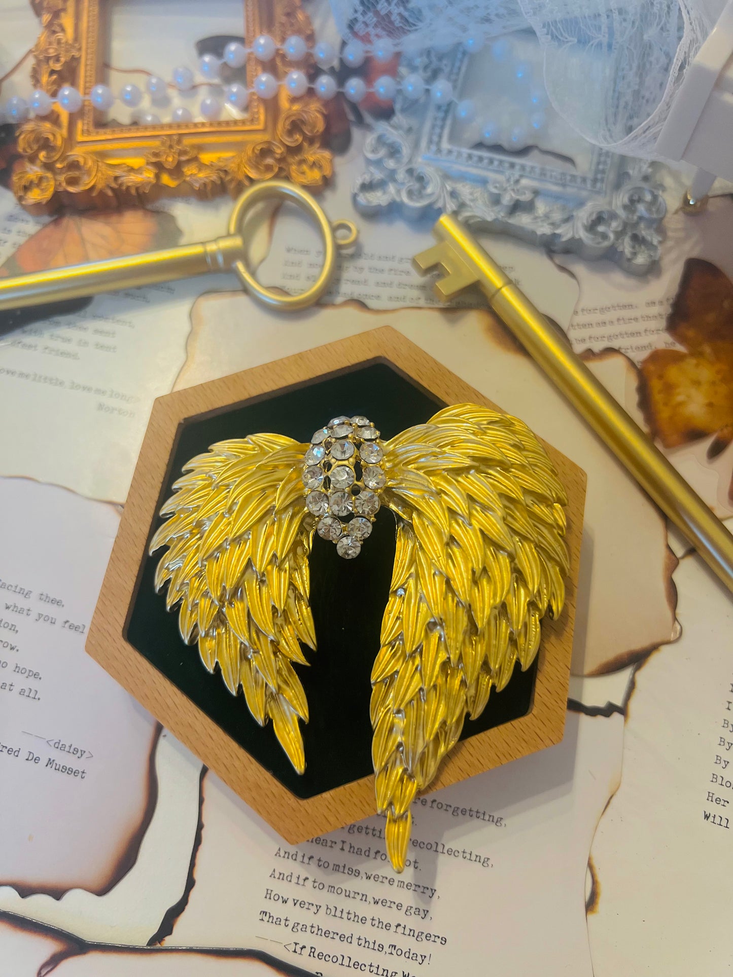 Brooch 002