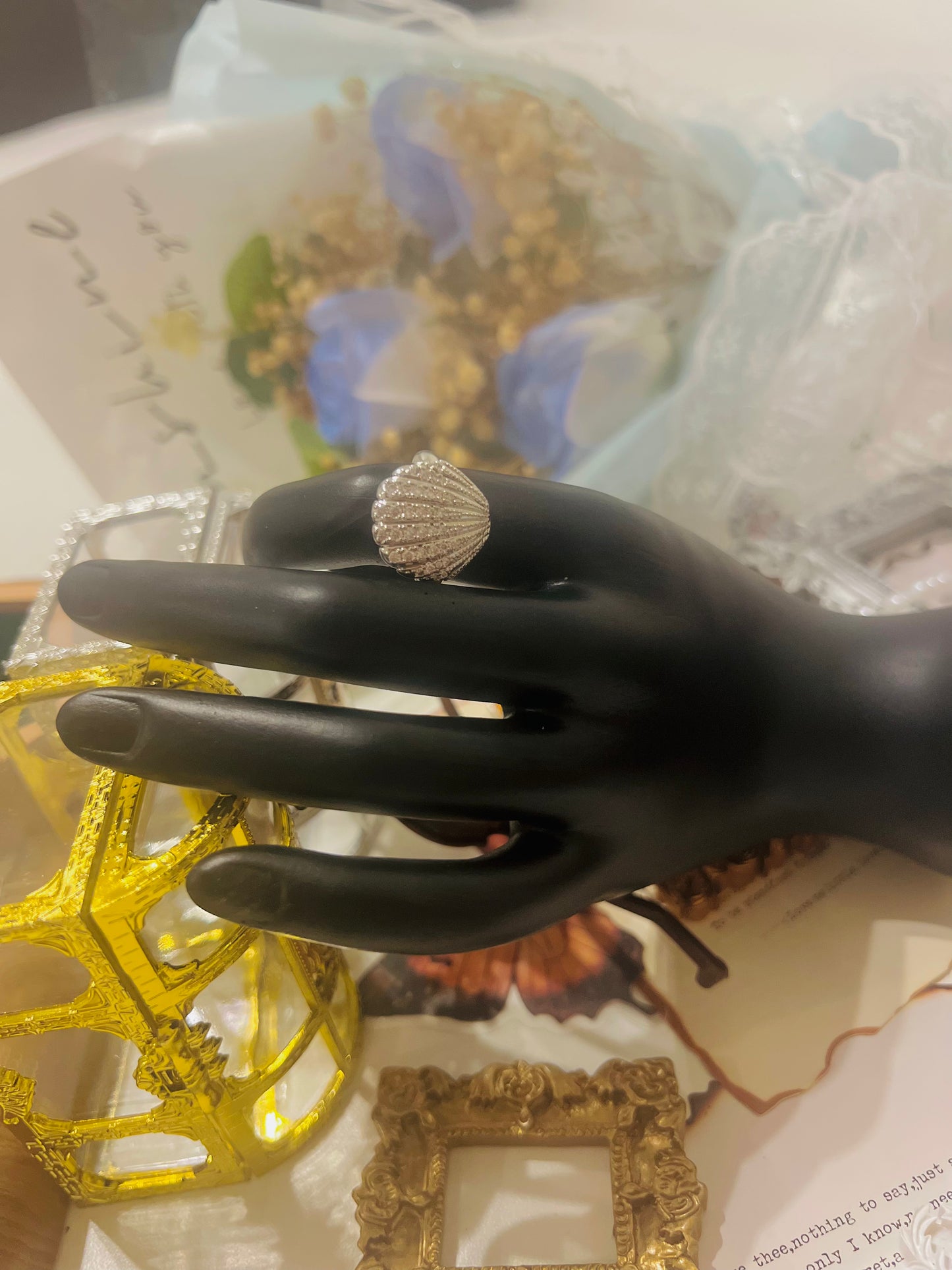 Ring 042