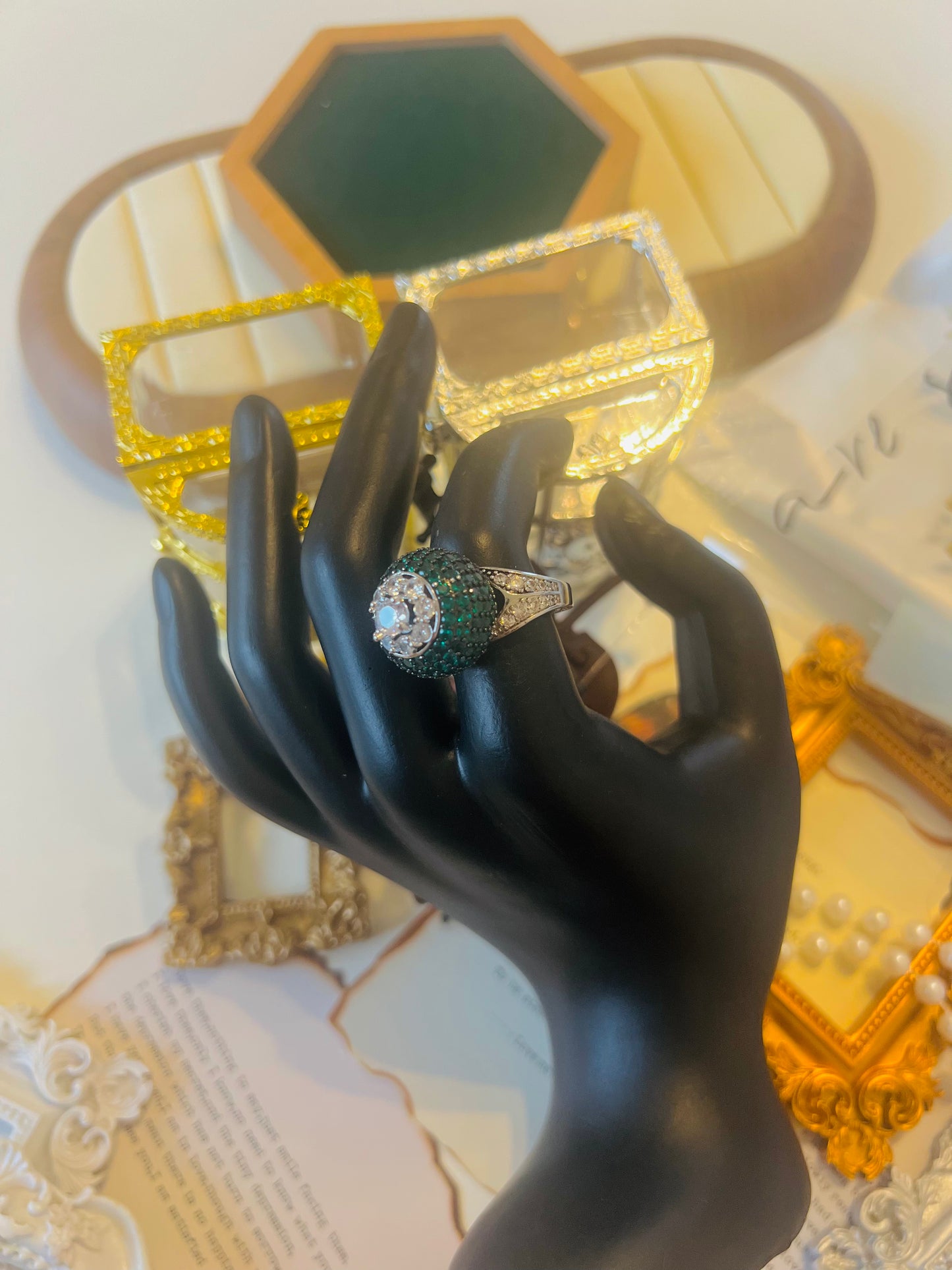 Ring 052