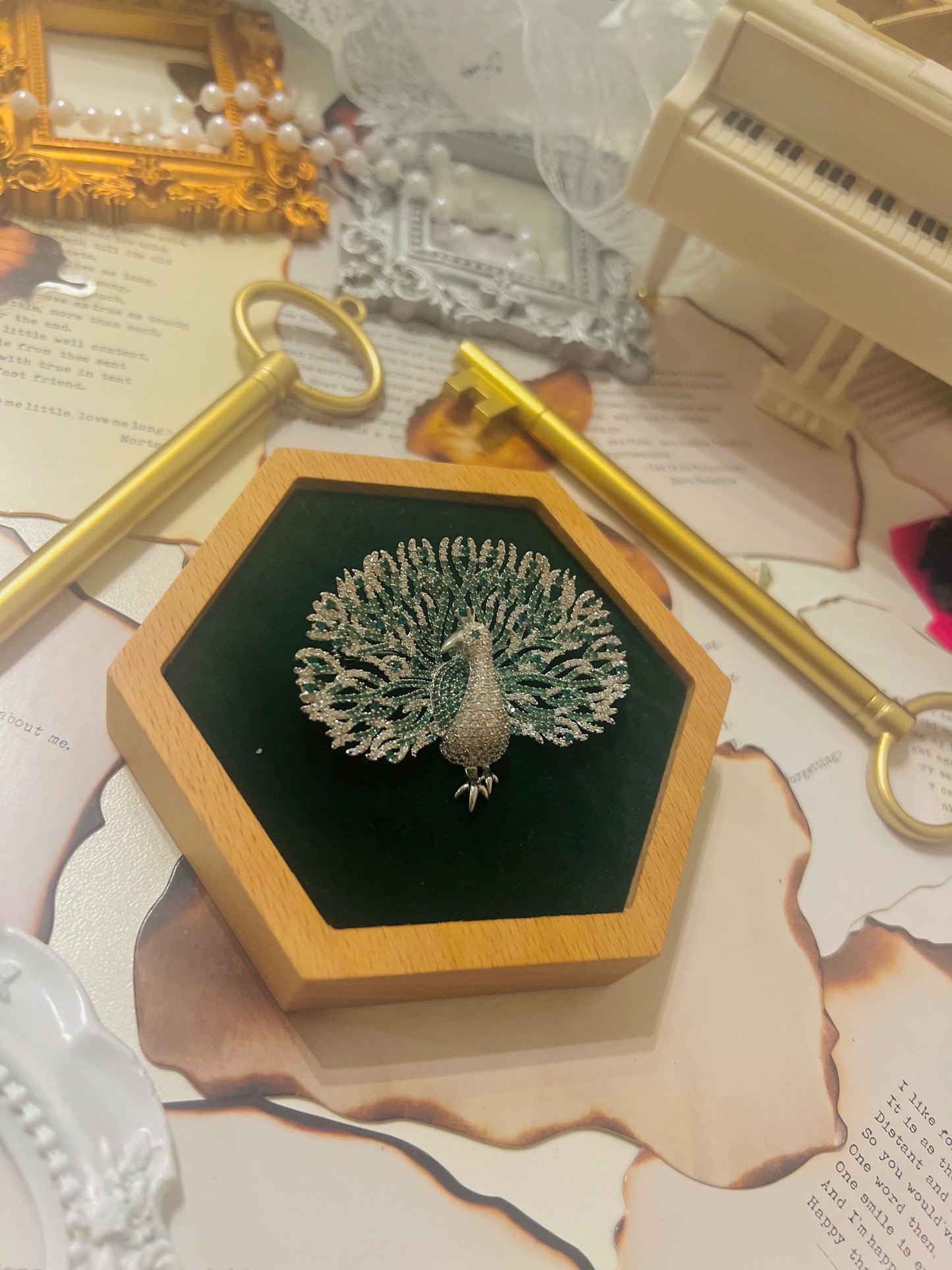 Brooch 003