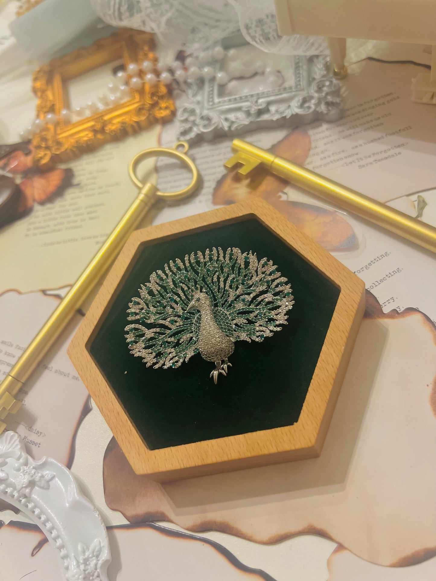 Brooch 003
