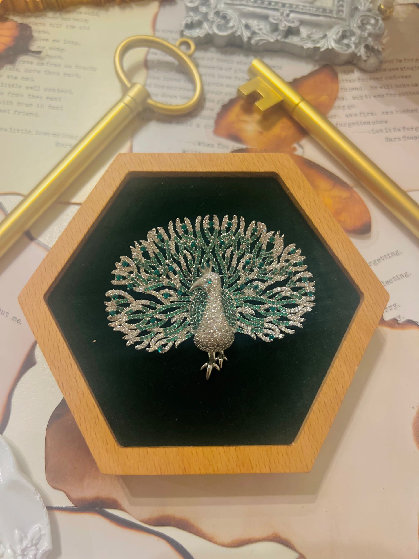 Brooch 003