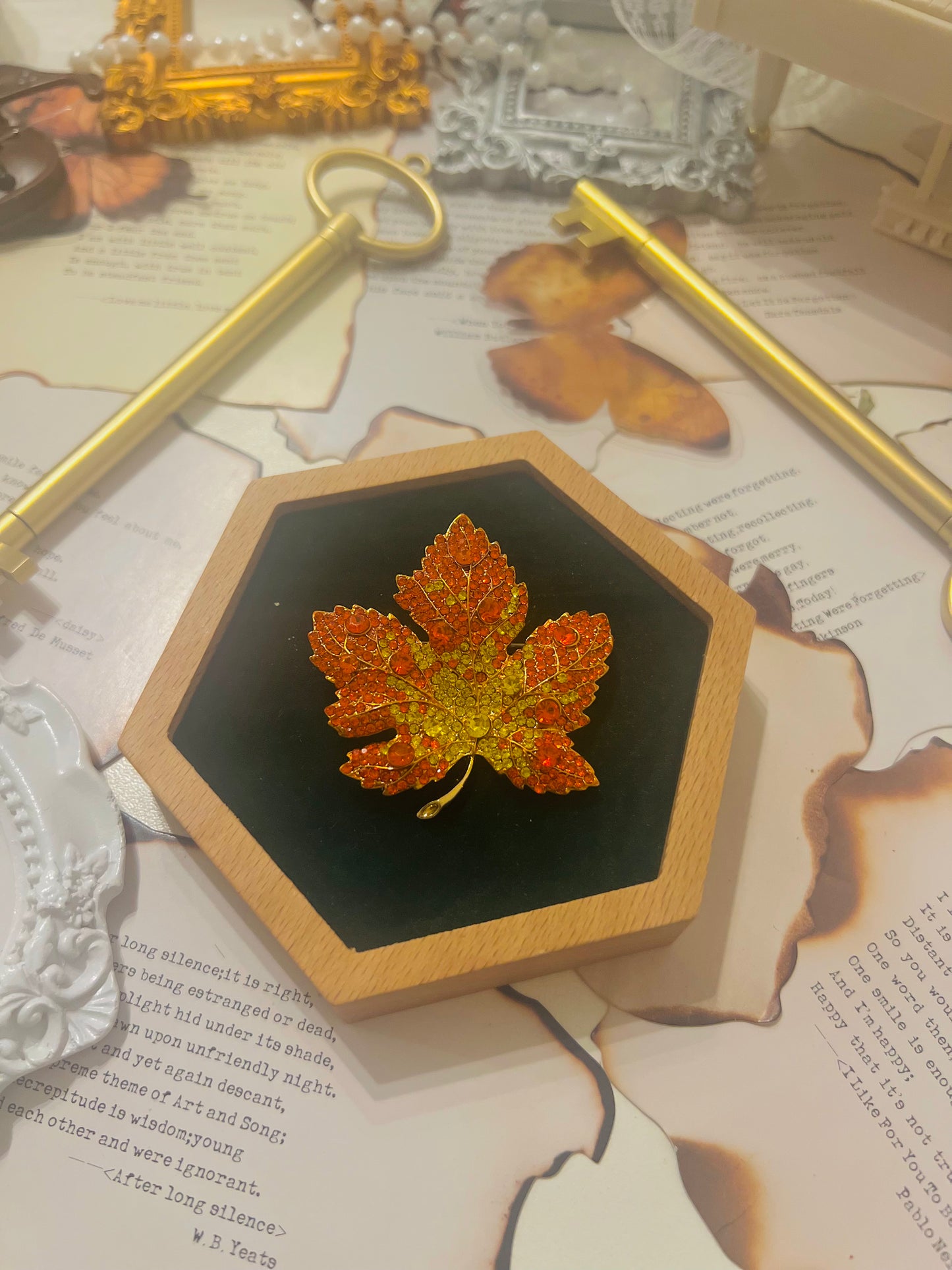 Brooch 005