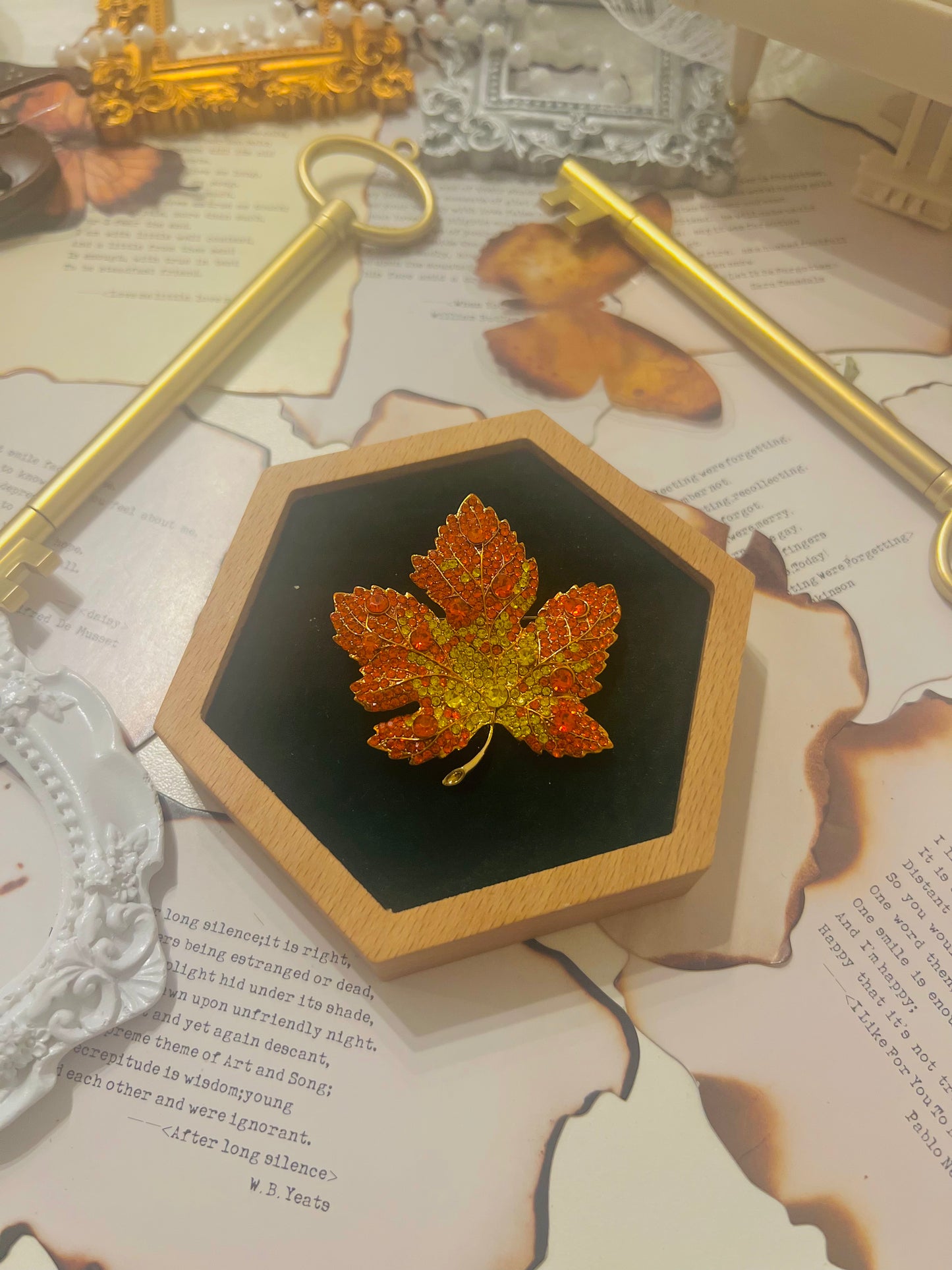 Brooch 005