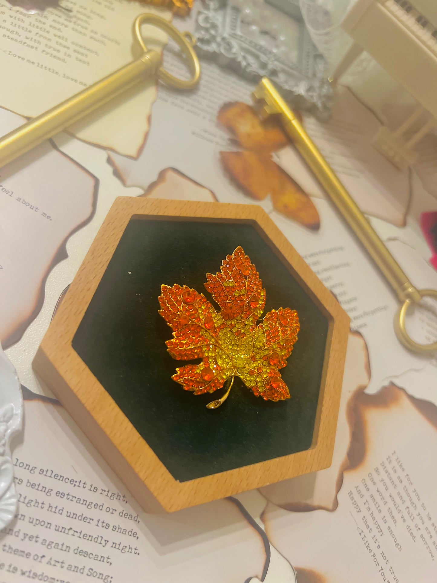 Brooch 005