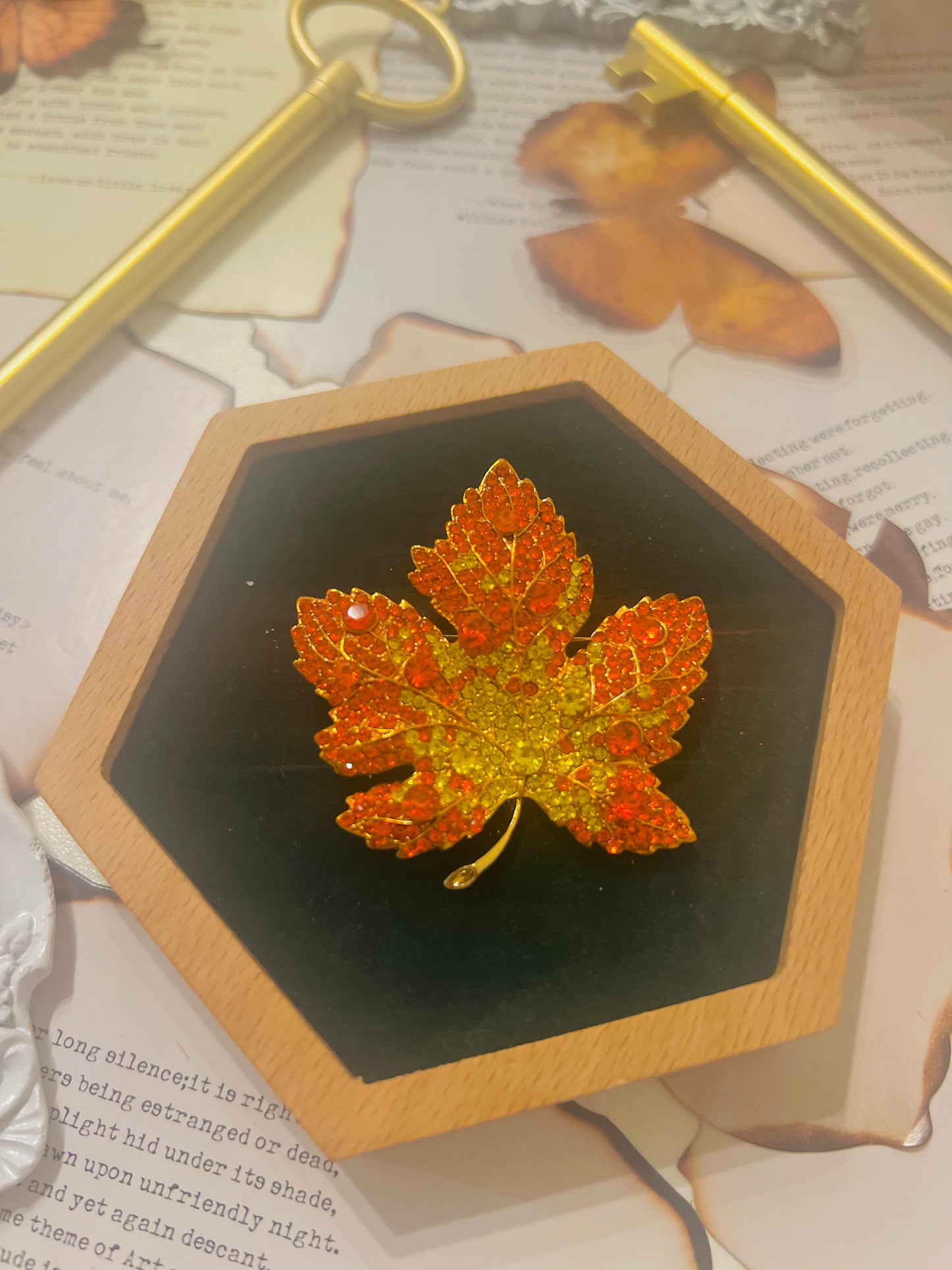 Brooch 005