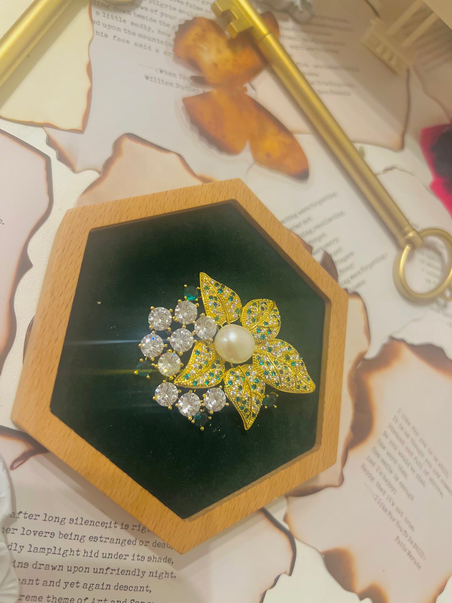 Brooch 006