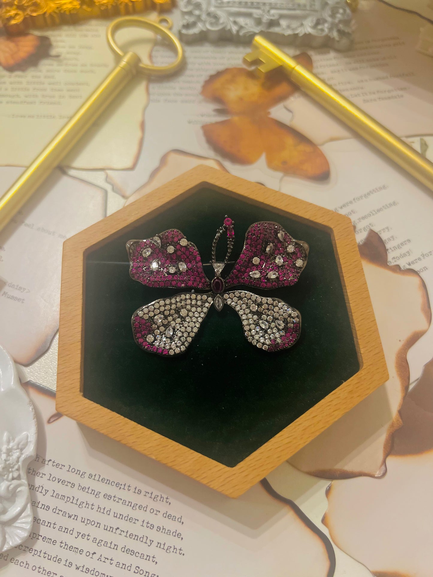 Brooch 012