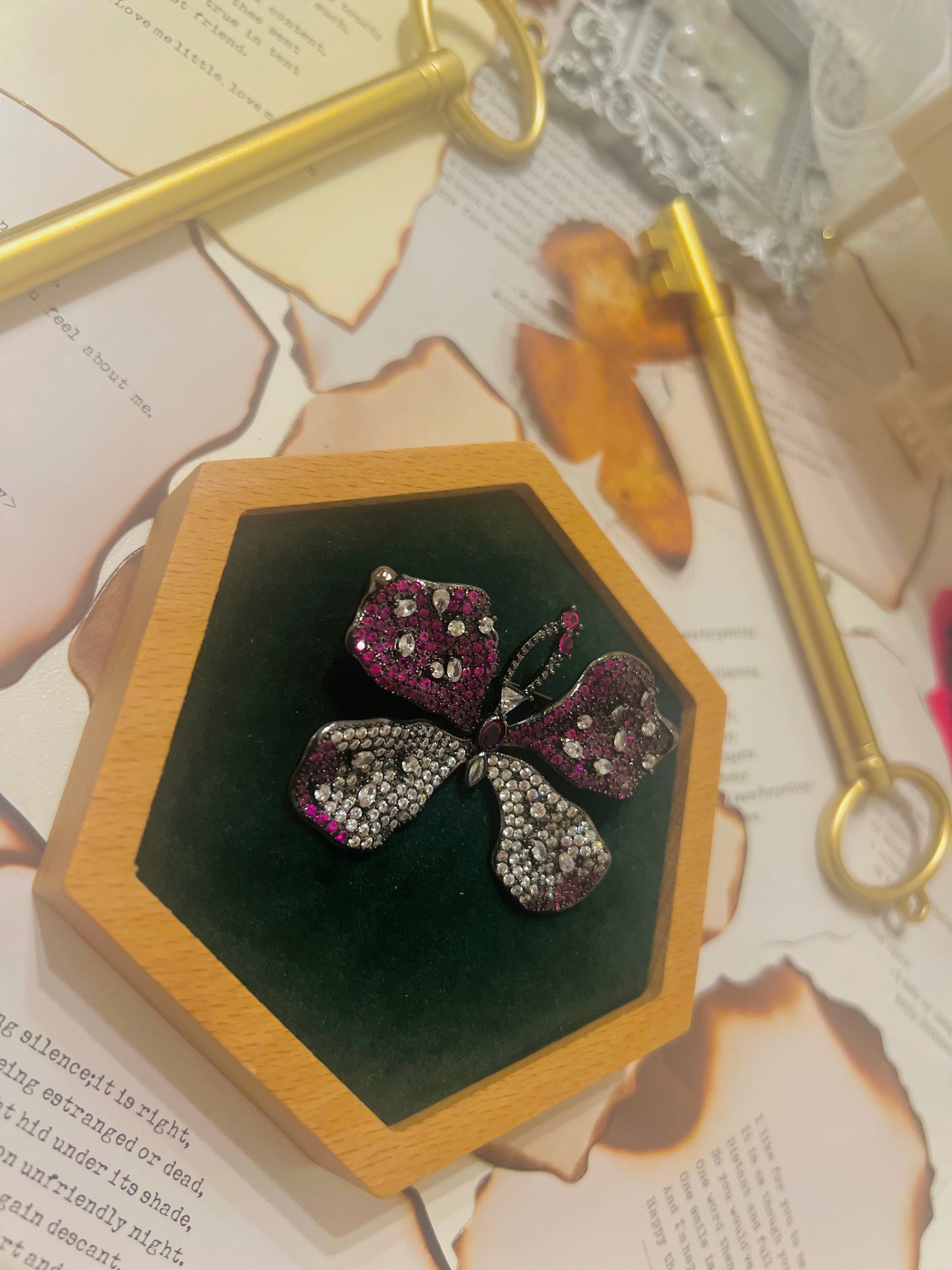 Brooch 012