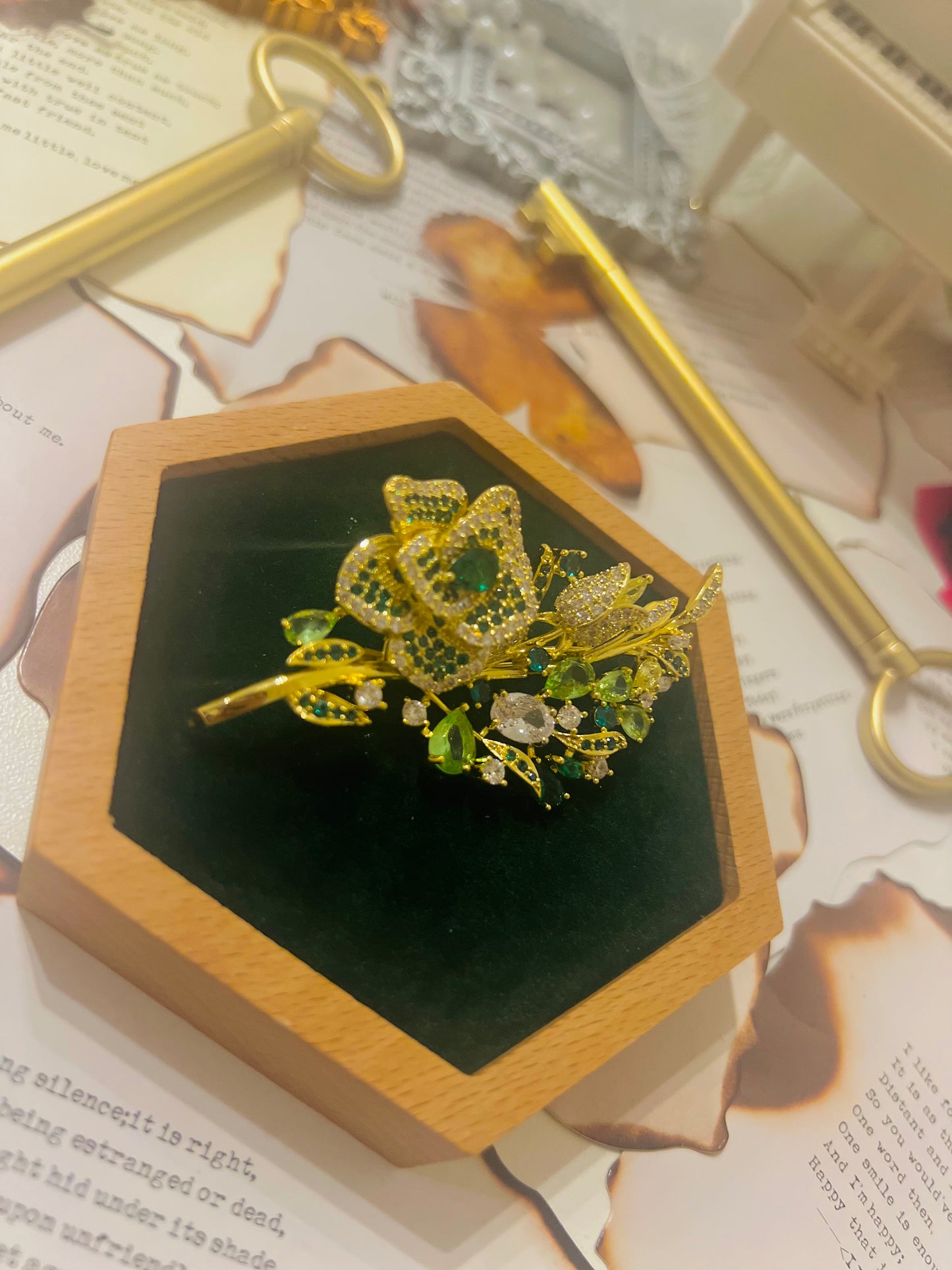 Brooch 013