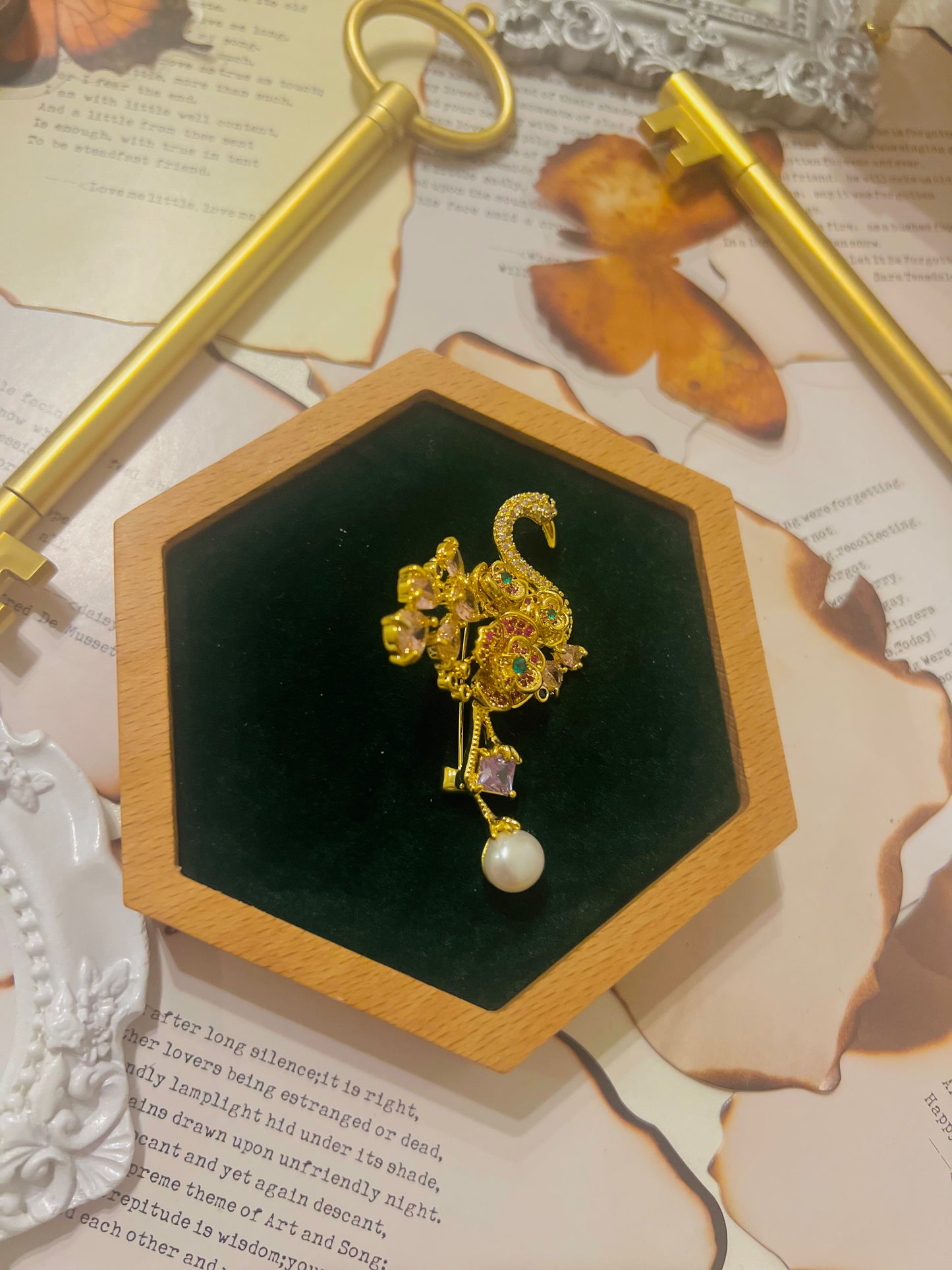 Brooch 016